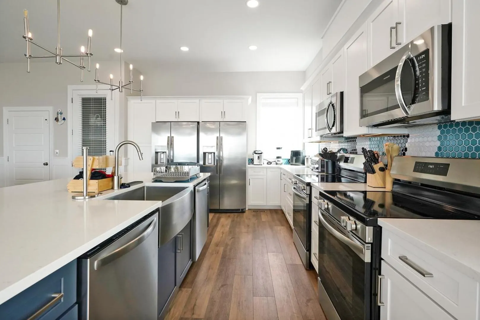 Aquila West * Oak Island