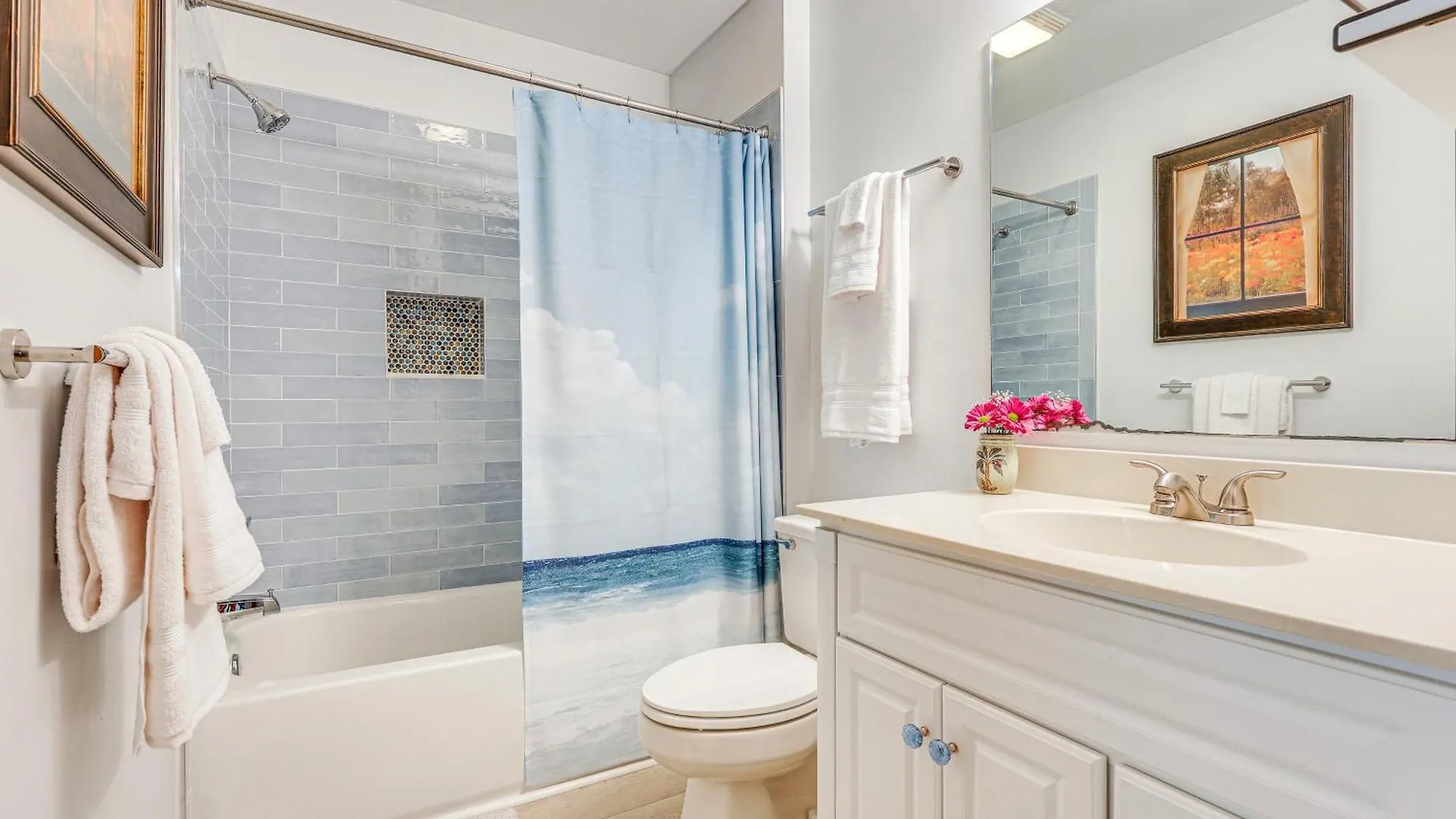Apartment Beachfront With Community Pool