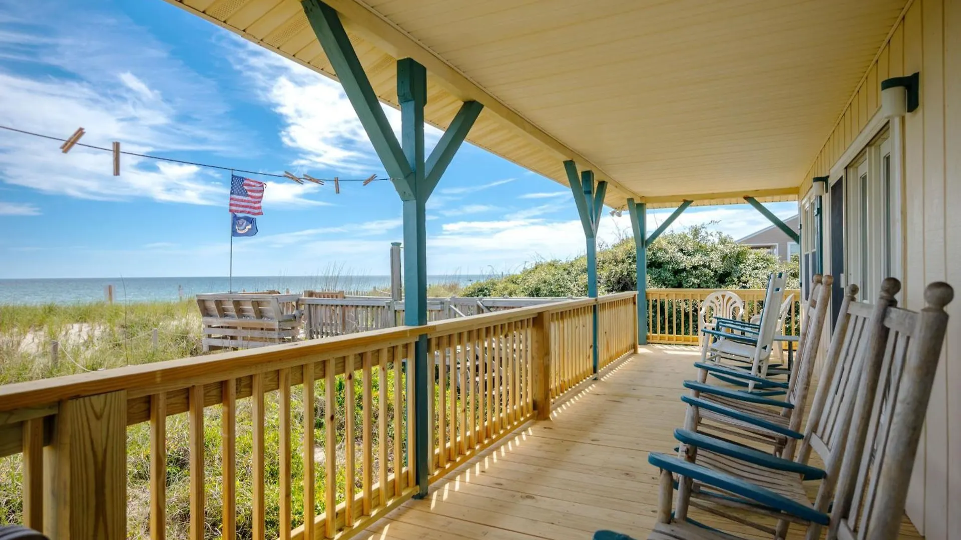 Holiday home Surfsong By *