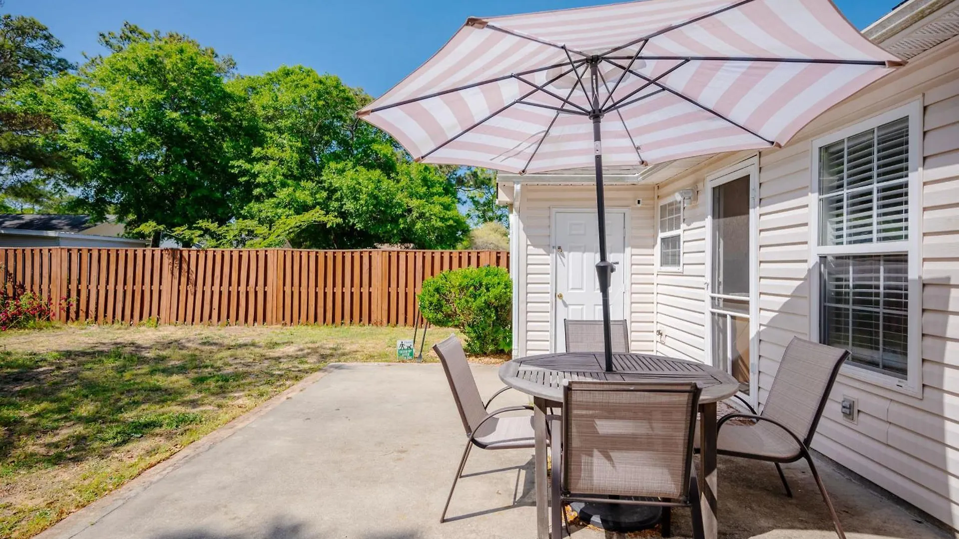 Ruff Life Holiday home Oak Island