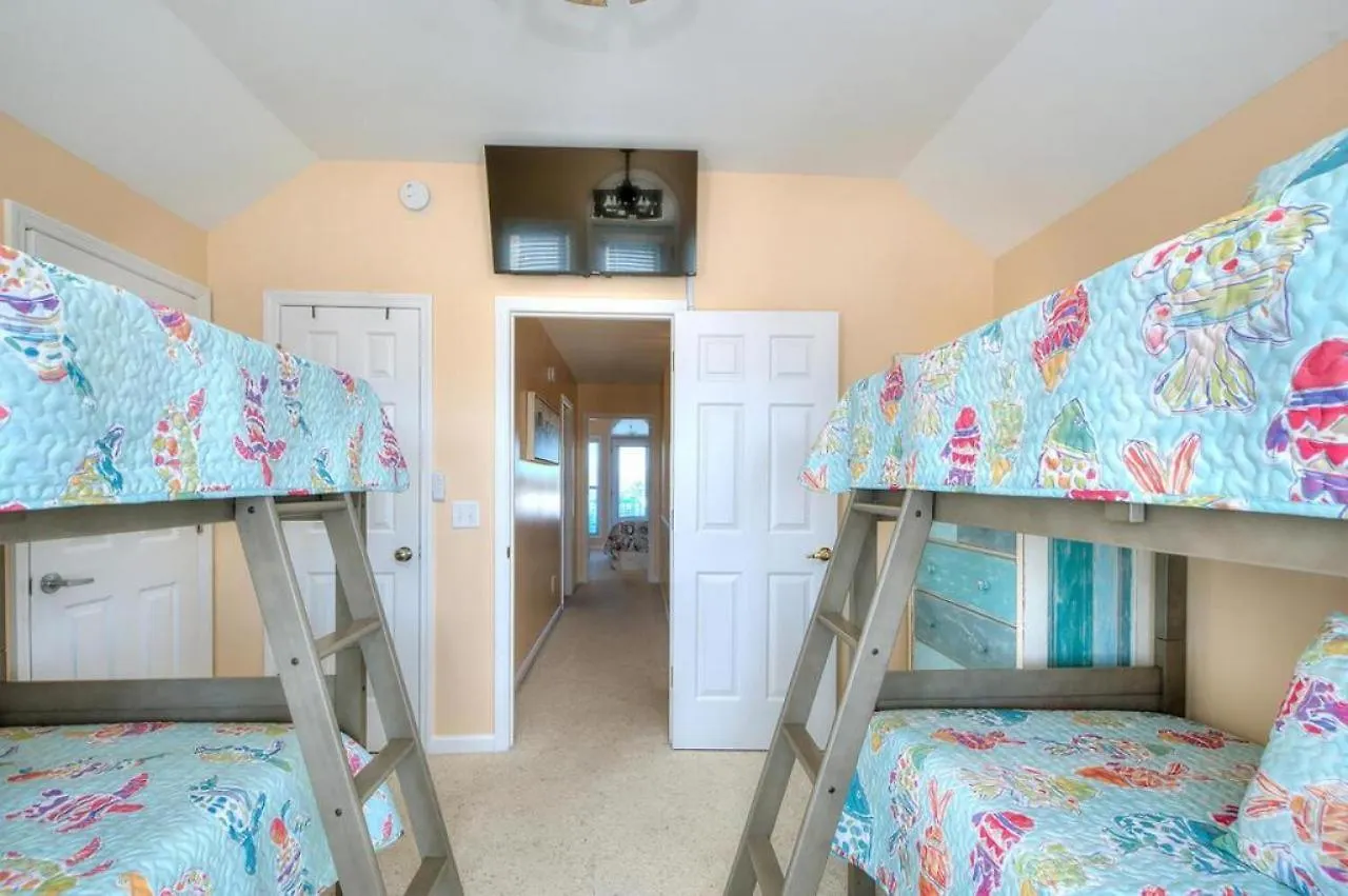 Blue Heaven By The Sea Holiday home Oak Island
