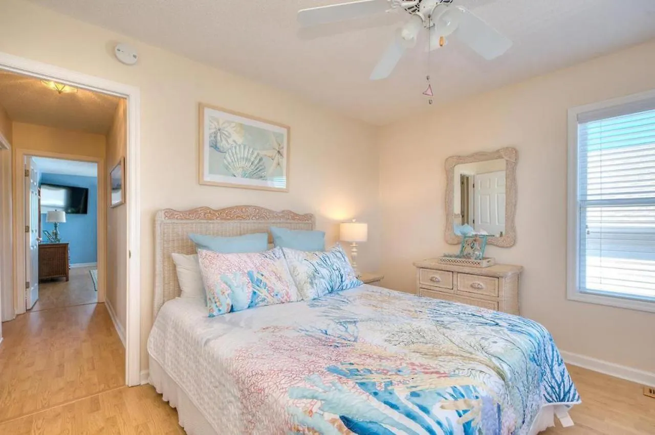 Holiday home Blue Heaven By The Sea Oak Island