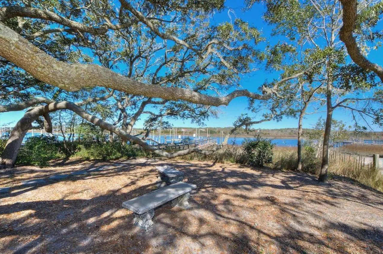 Holiday home Blue Heaven By The Sea Oak Island
