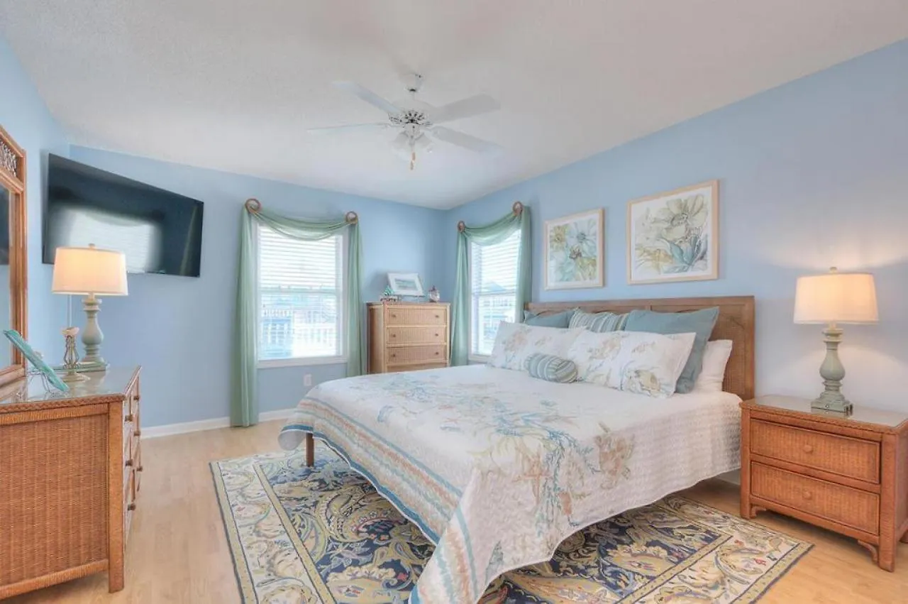 Blue Heaven By The Sea Holiday home Oak Island