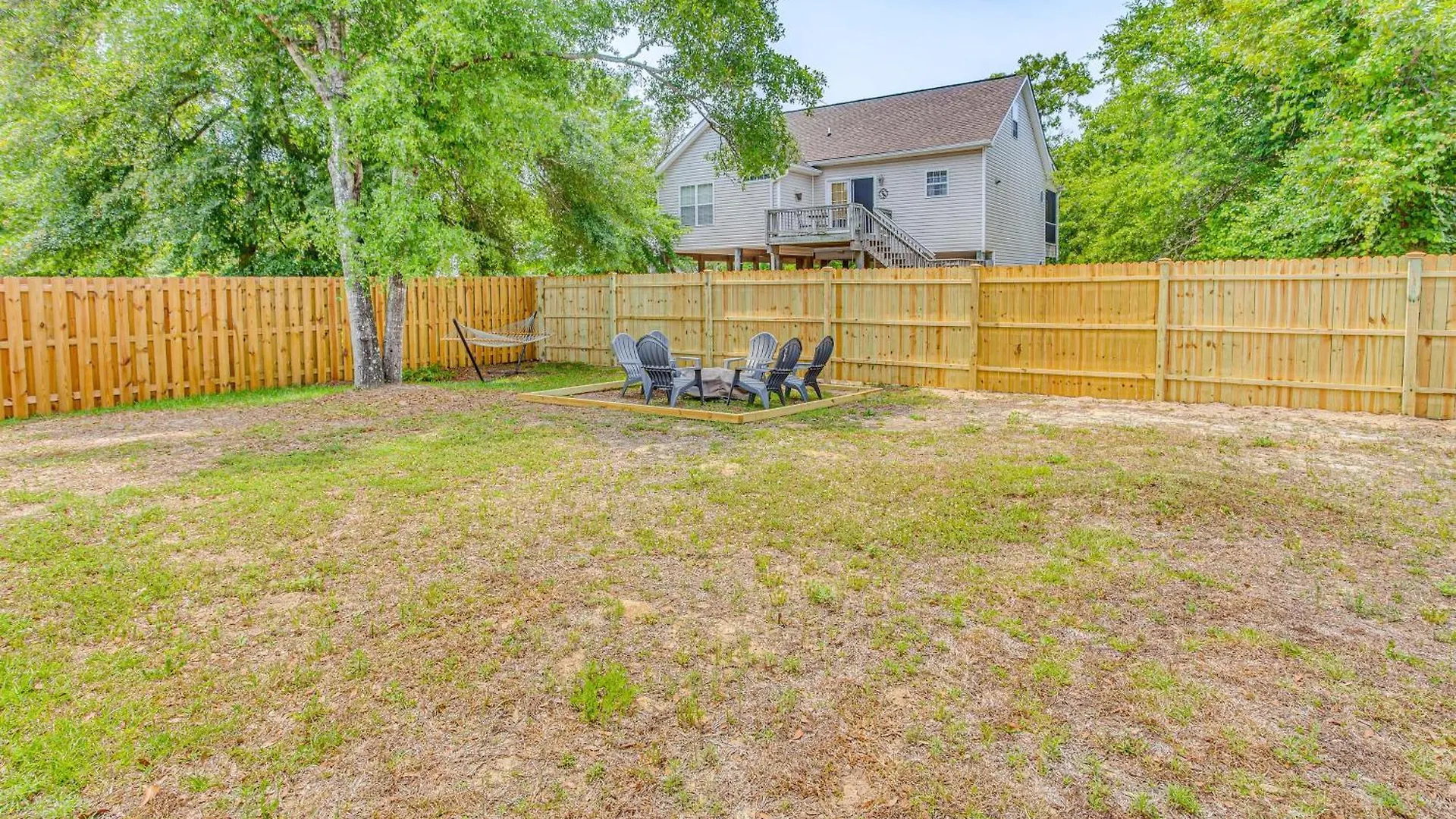 Charming House With Fire Pit And Yard *