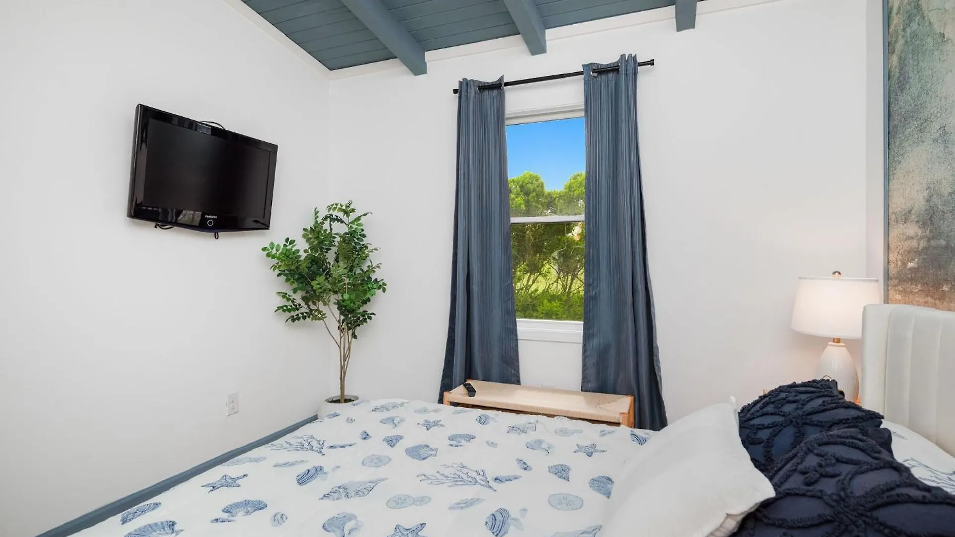 A Shore Place By Holiday home Oak Island