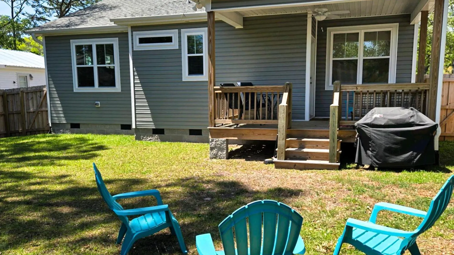 Salty Escape Oak Island