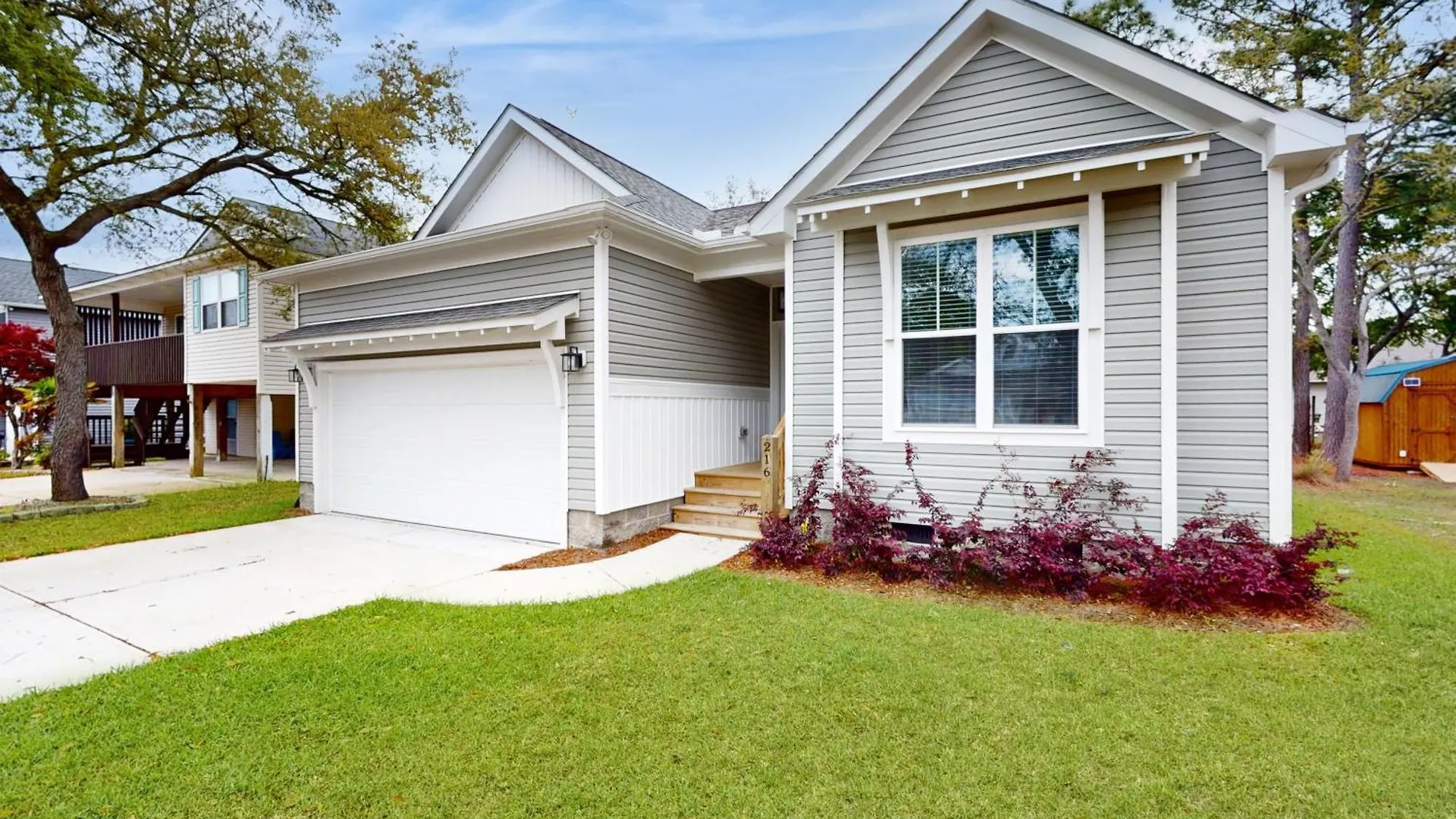 Holiday home Salty Escape Oak Island