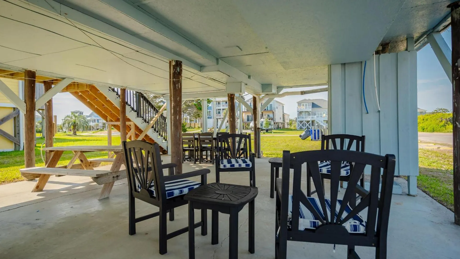 A Music Paradise By Oak Island