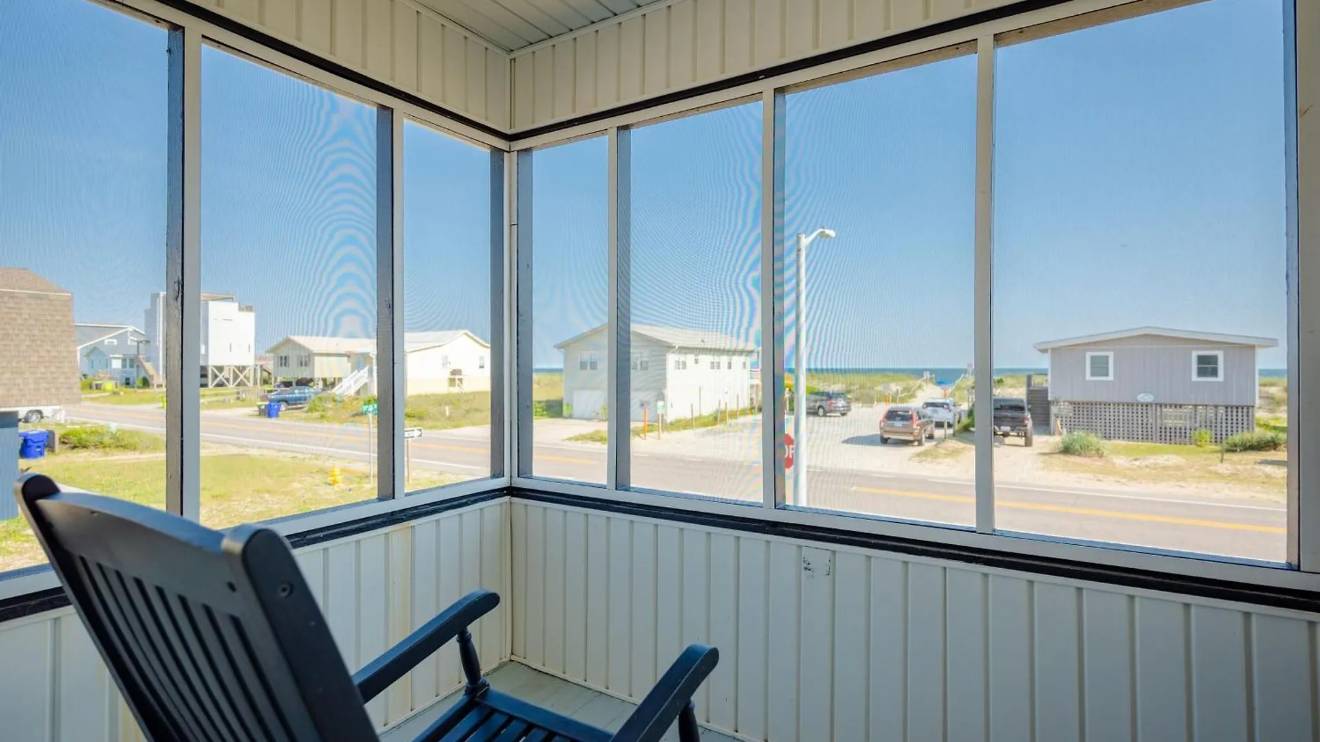 A Music Paradise By Oak Island