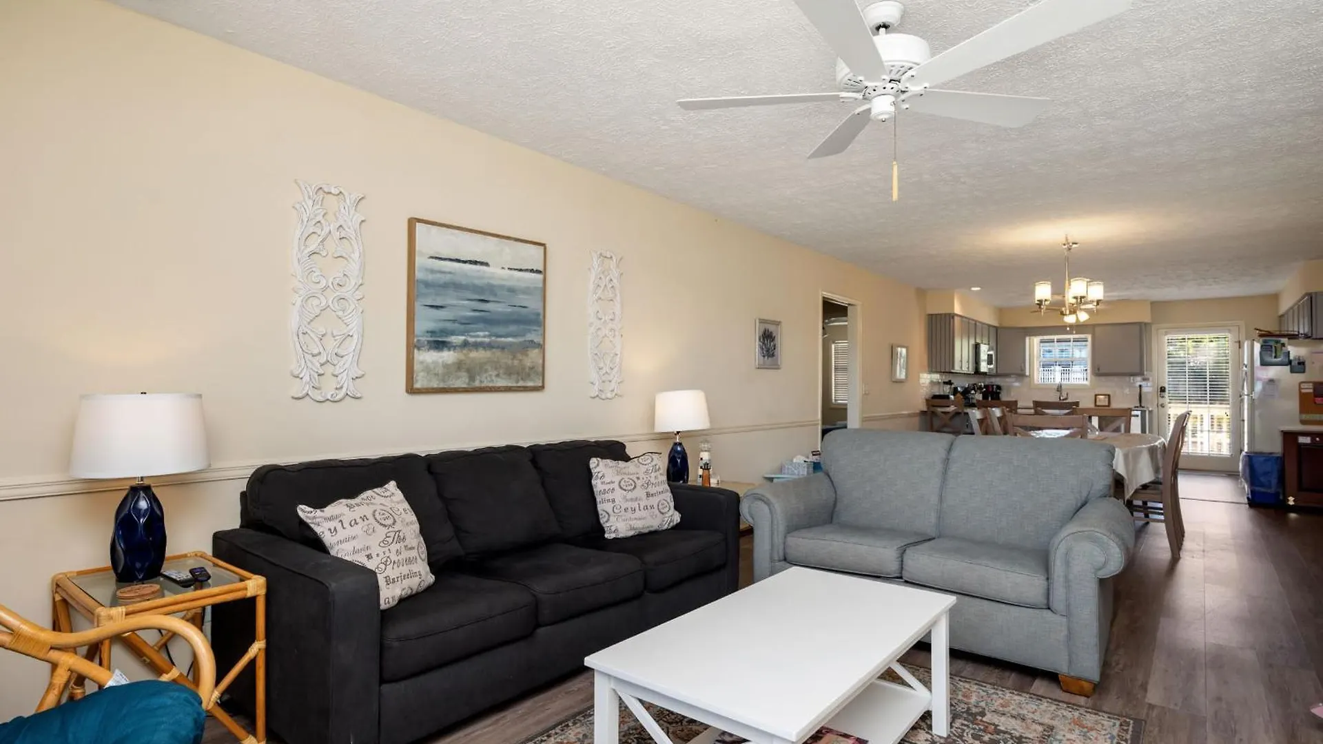 Pelican Palace By Holiday home