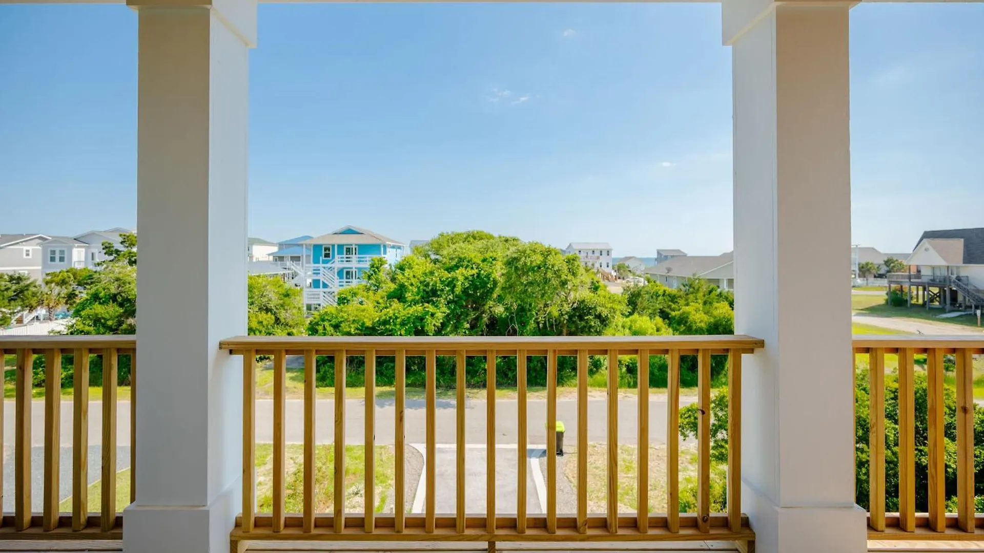Sands On Deck Holiday home Oak Island