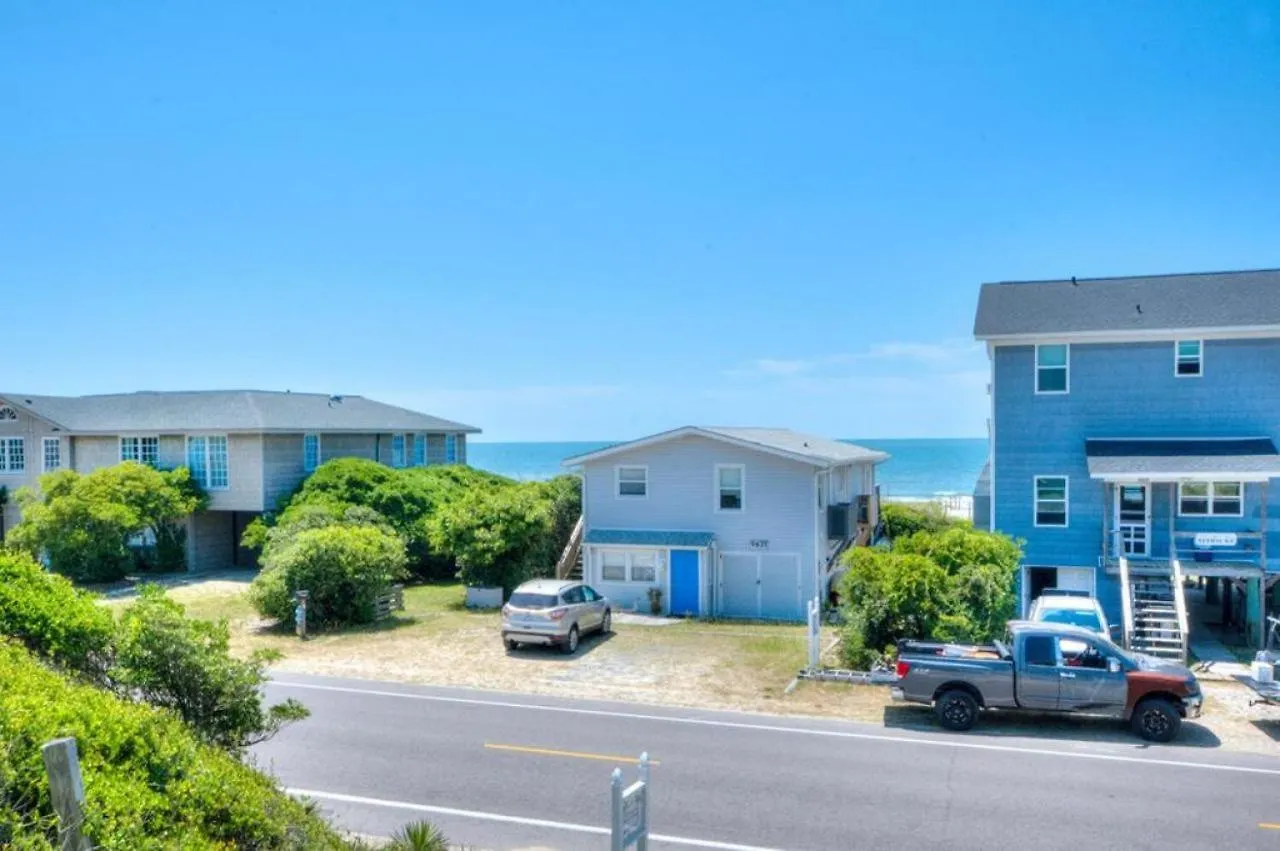 Lucky Enough Holiday home Oak Island
