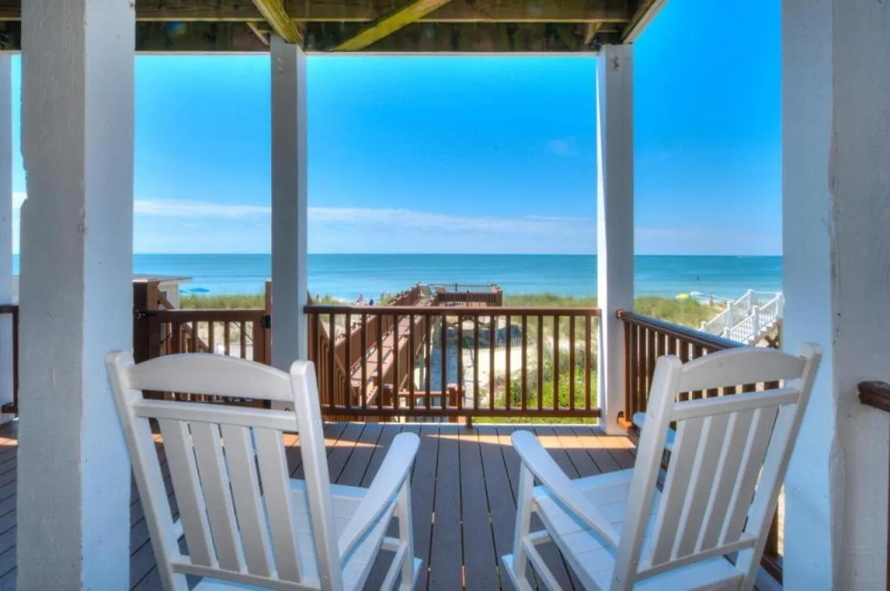 Adventures In Paradise Holiday home Oak Island