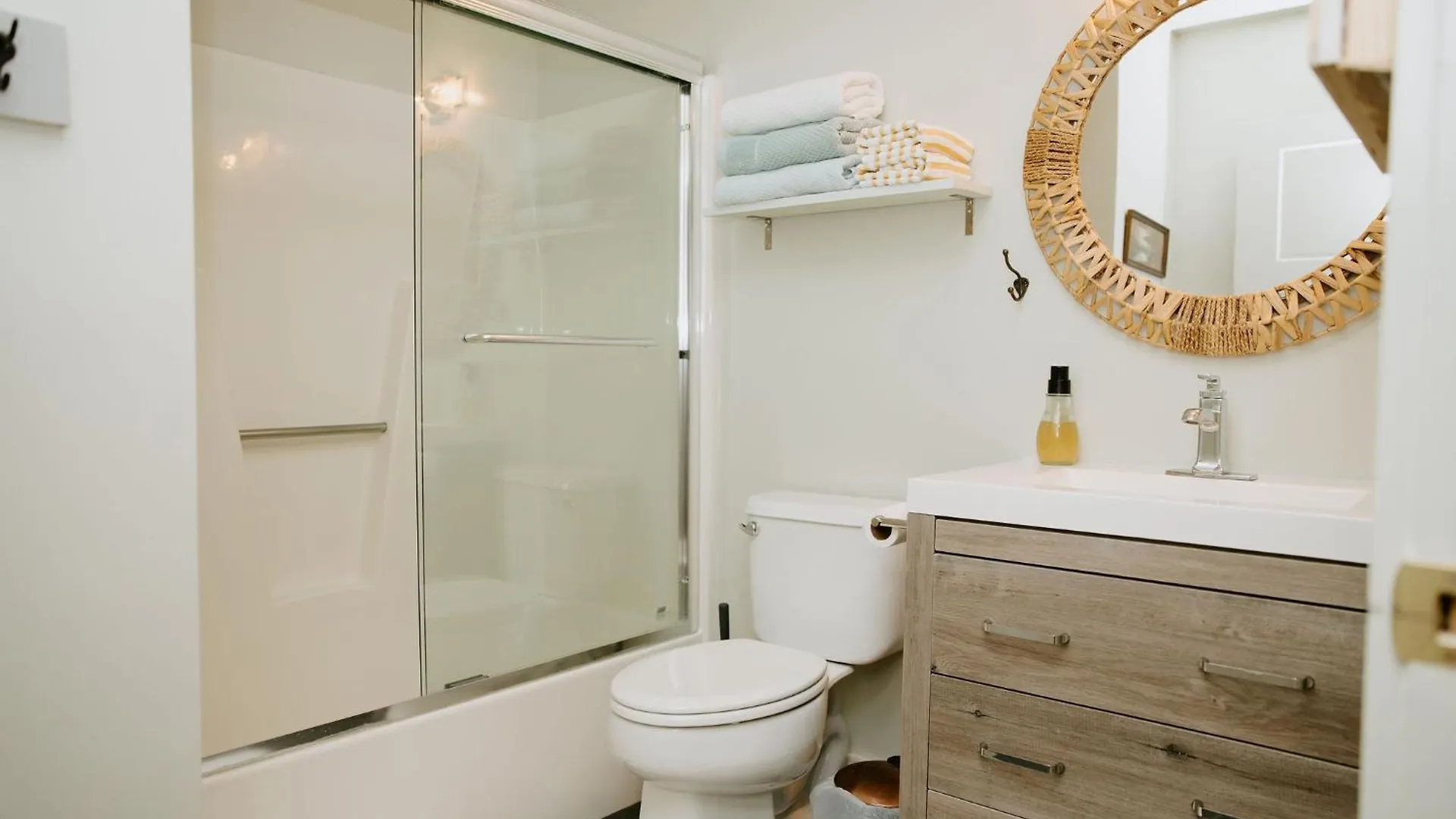Holiday home By The Sea: Pagnotto Shellback House