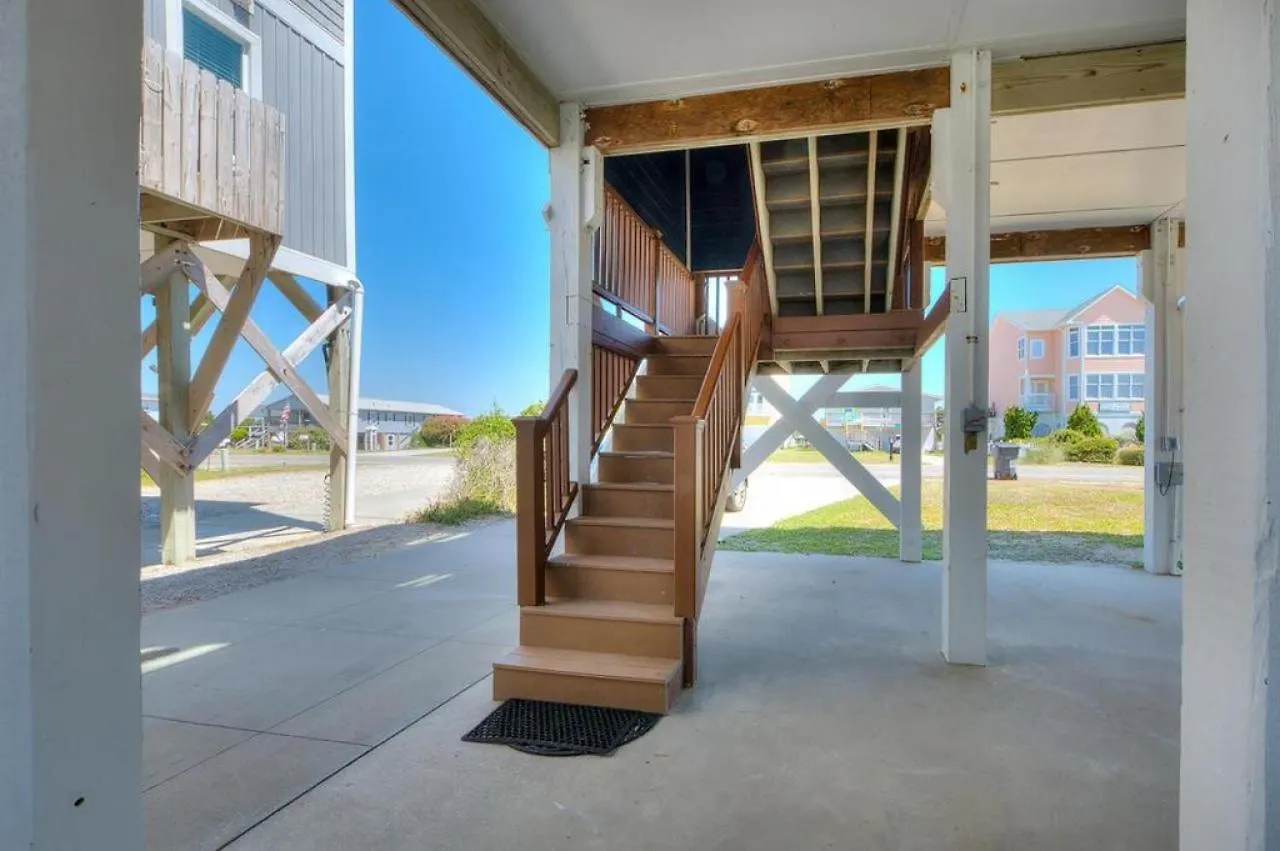 Adventures In Paradise * Oak Island