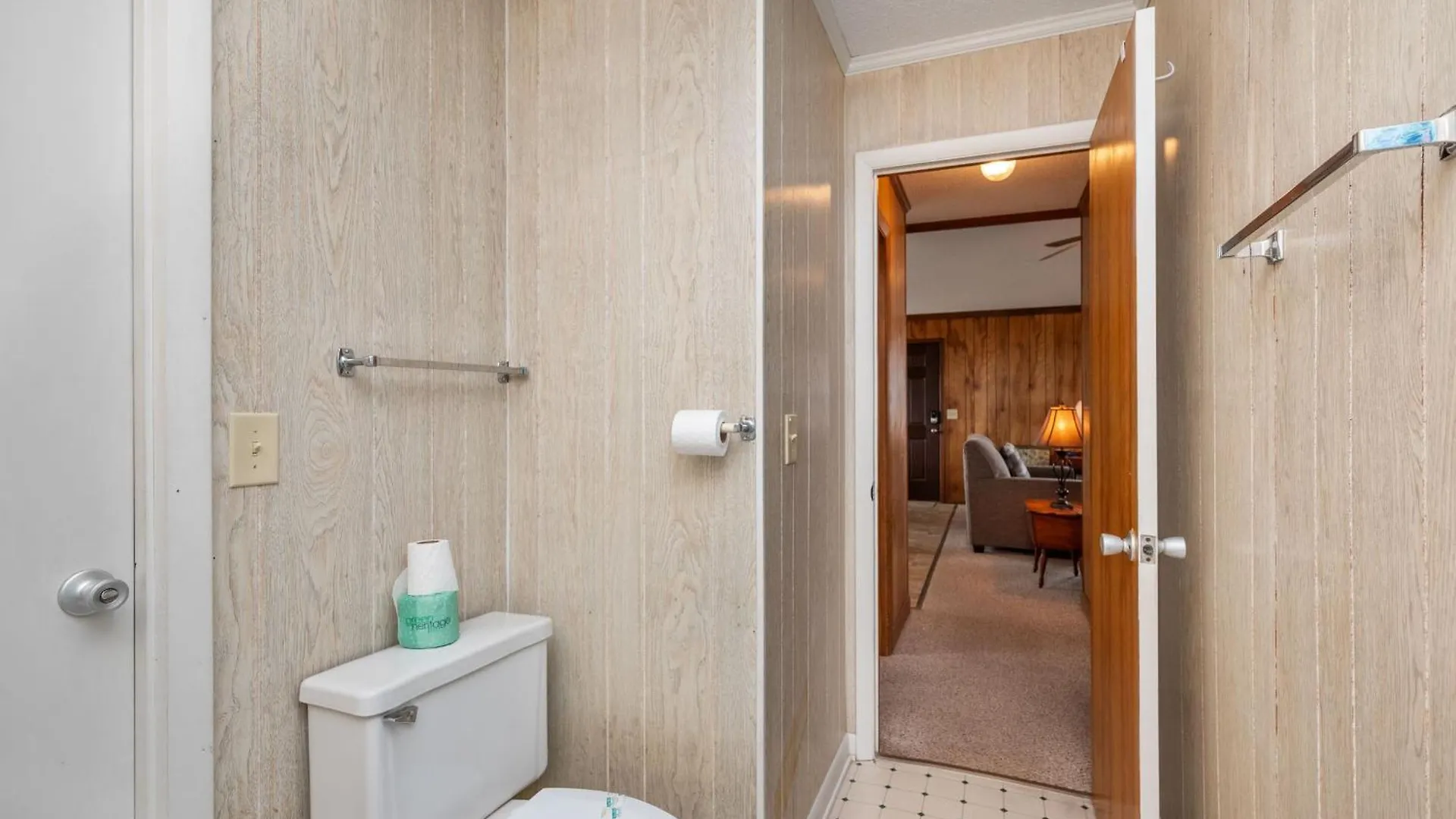 Holiday home Ocean Breezes - *