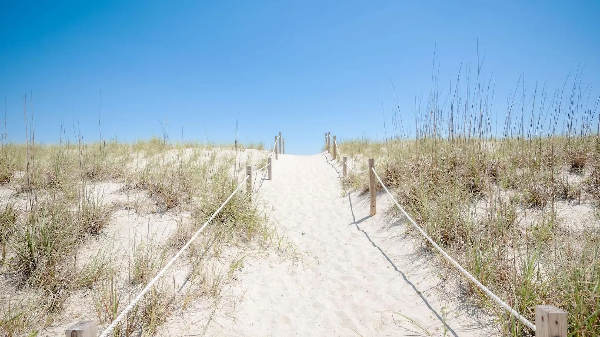 Holiday home Lowe Tide By Oak Island