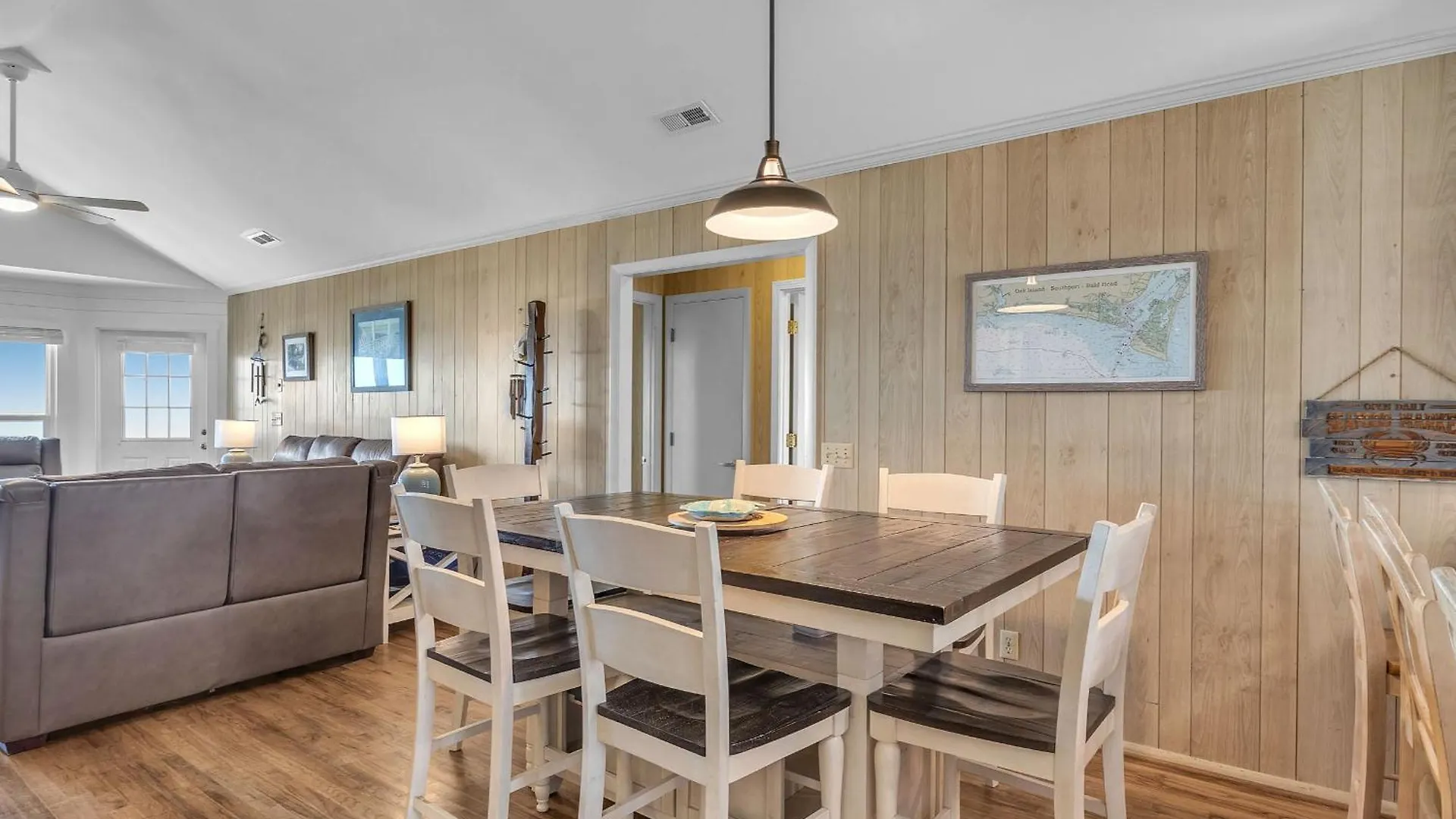 Breeze By Holiday home *