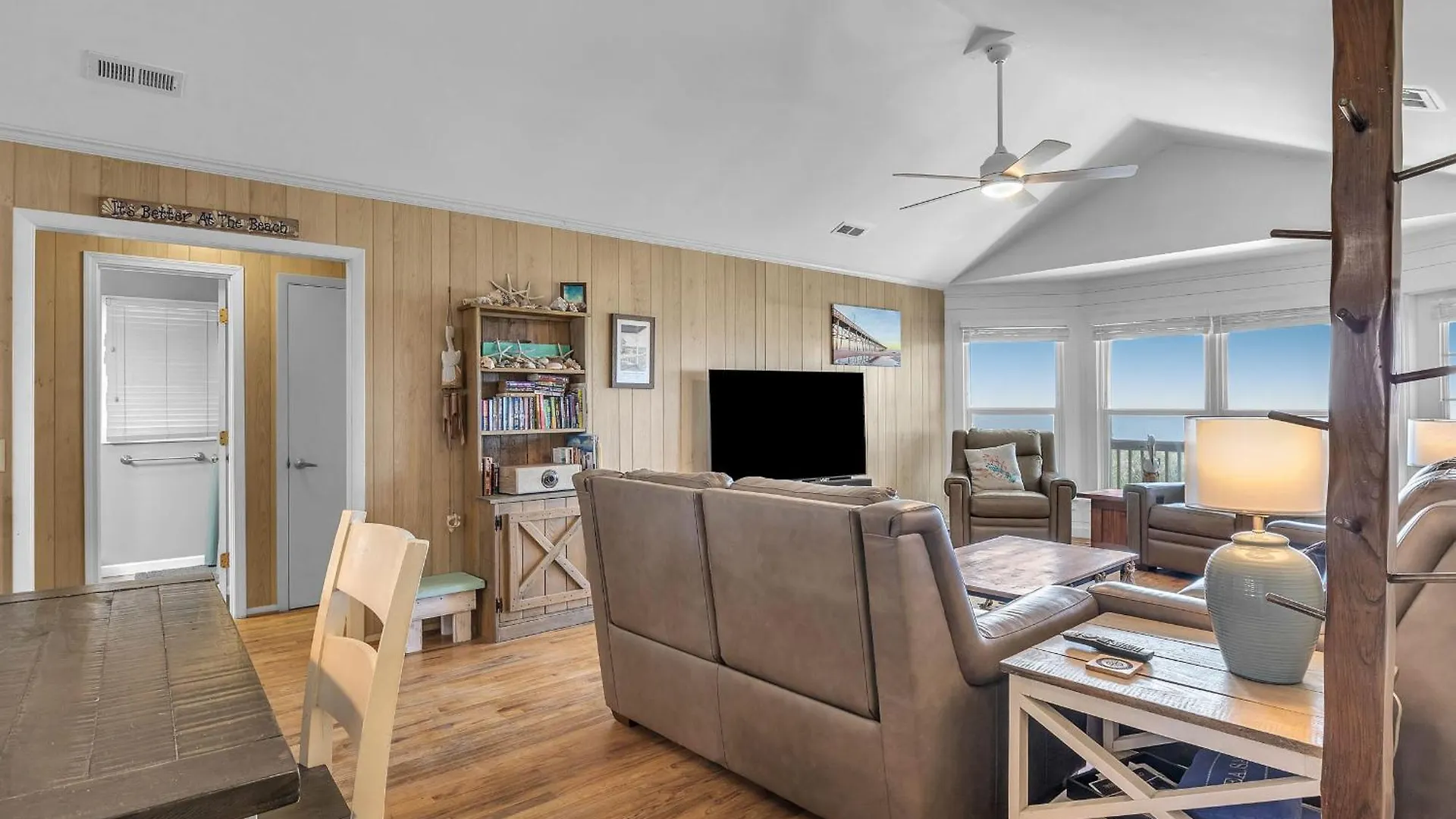 Breeze By Holiday home Oak Island