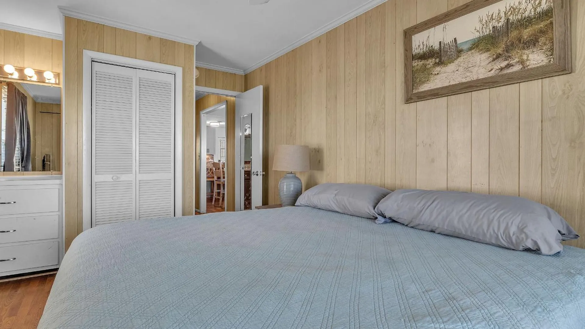 Holiday home Breeze By