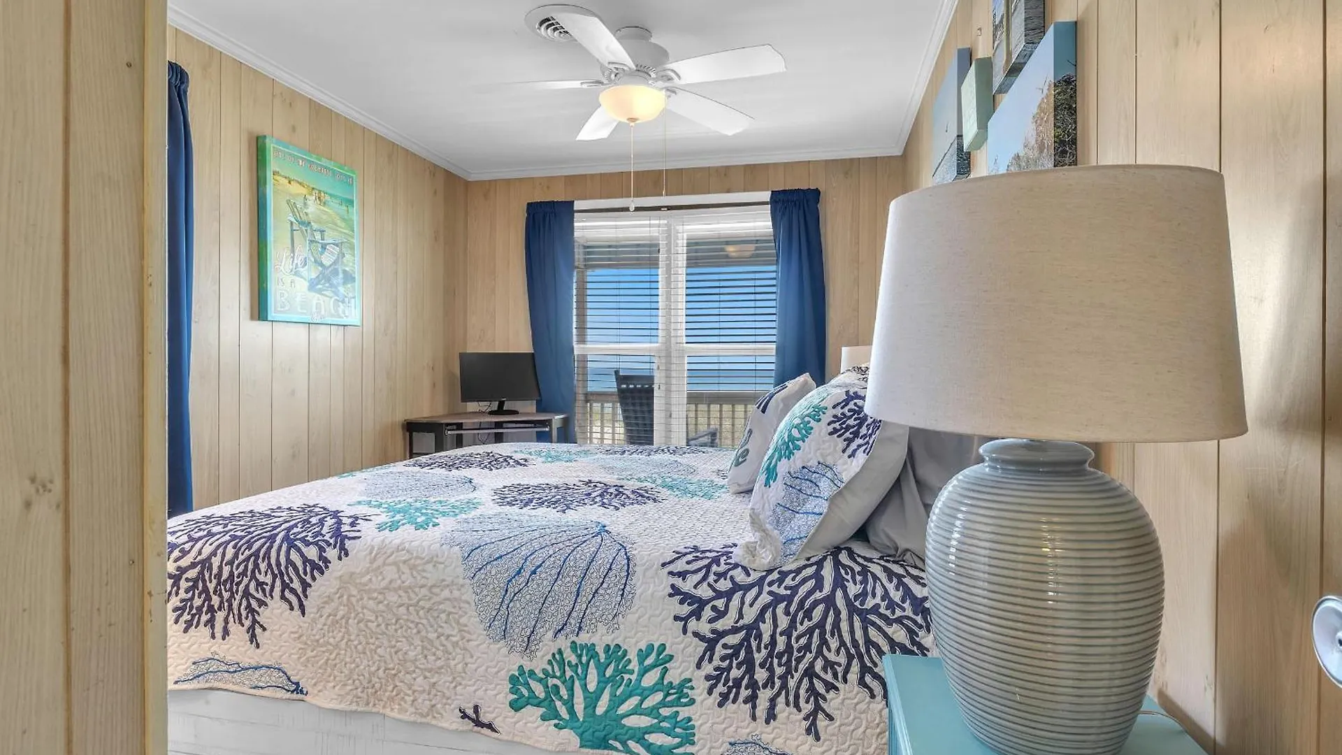 Holiday home Breeze By *