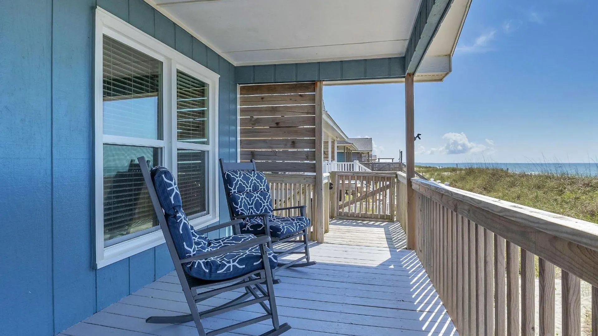 Holiday home Breeze By Oak Island