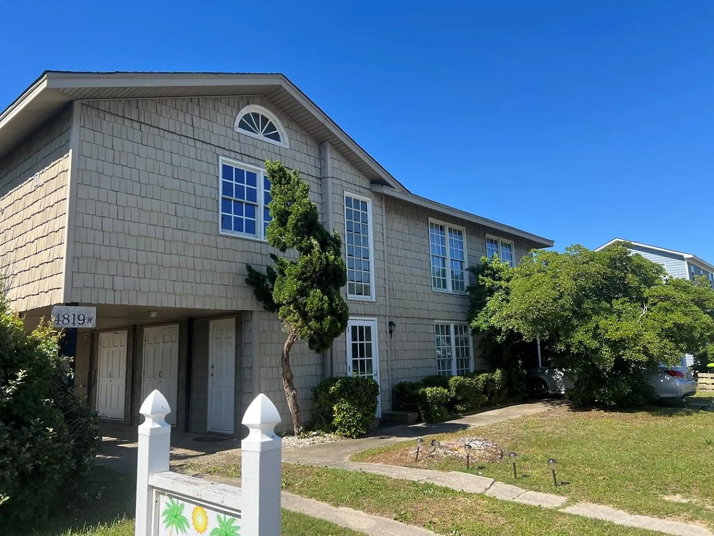 4819 W Drive * Oak Island
