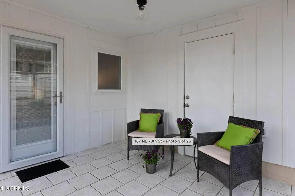 Holiday home Charming 1960s Cottage, 5 Min Walk To And Shops Oak Island