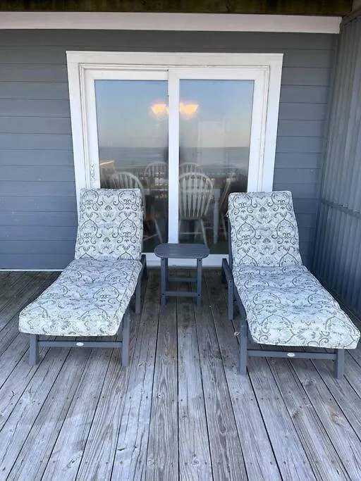 Tropic Like Its Hot Oceanfront House Holiday home *