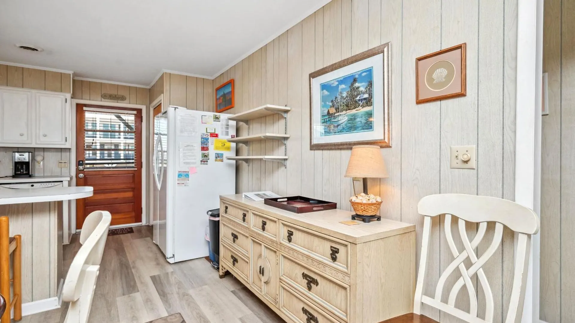 Holiday home Surfsong By *