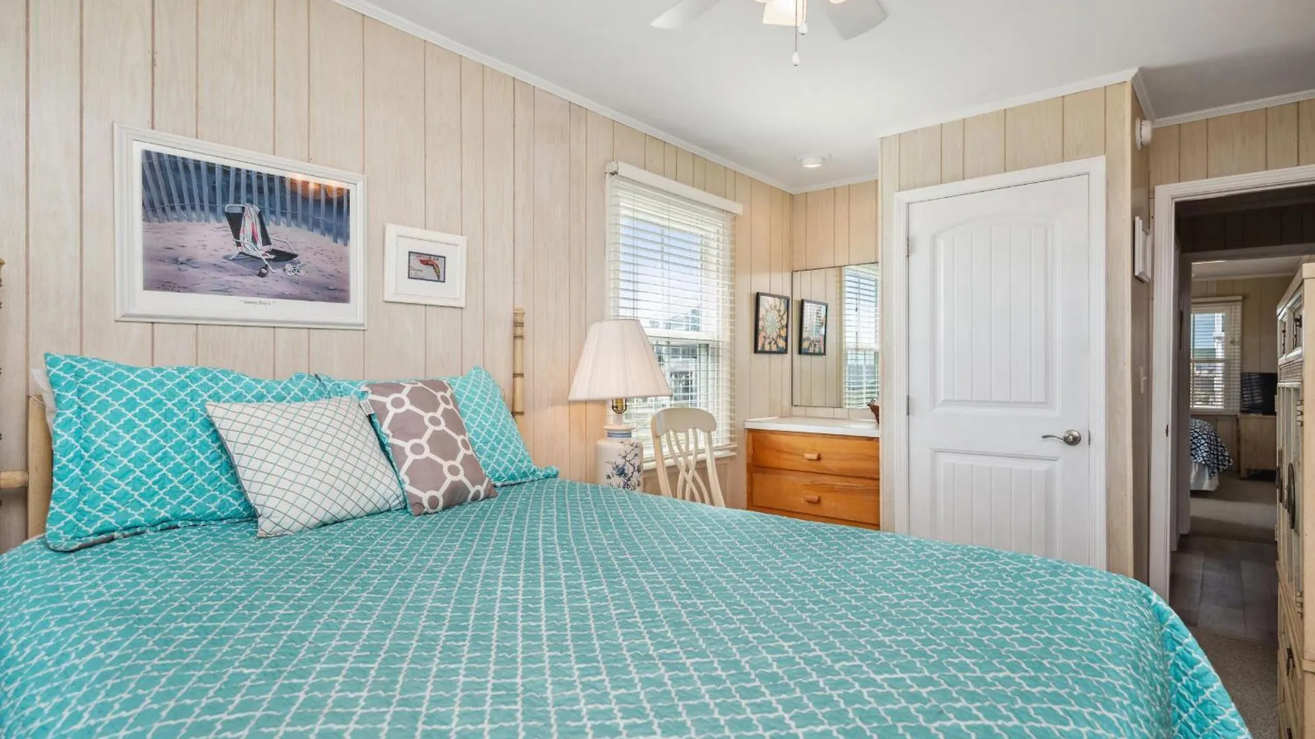 Holiday home Surfsong By