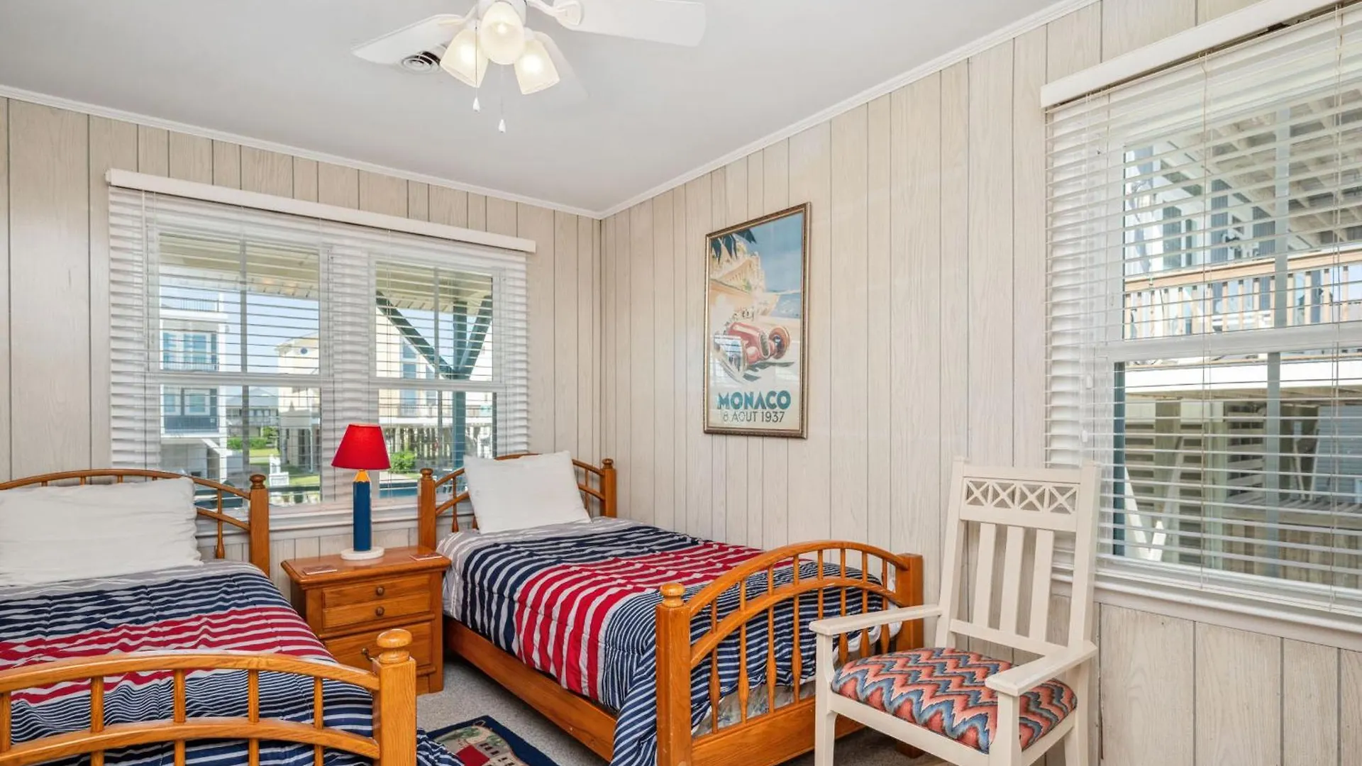 Holiday home Surfsong By