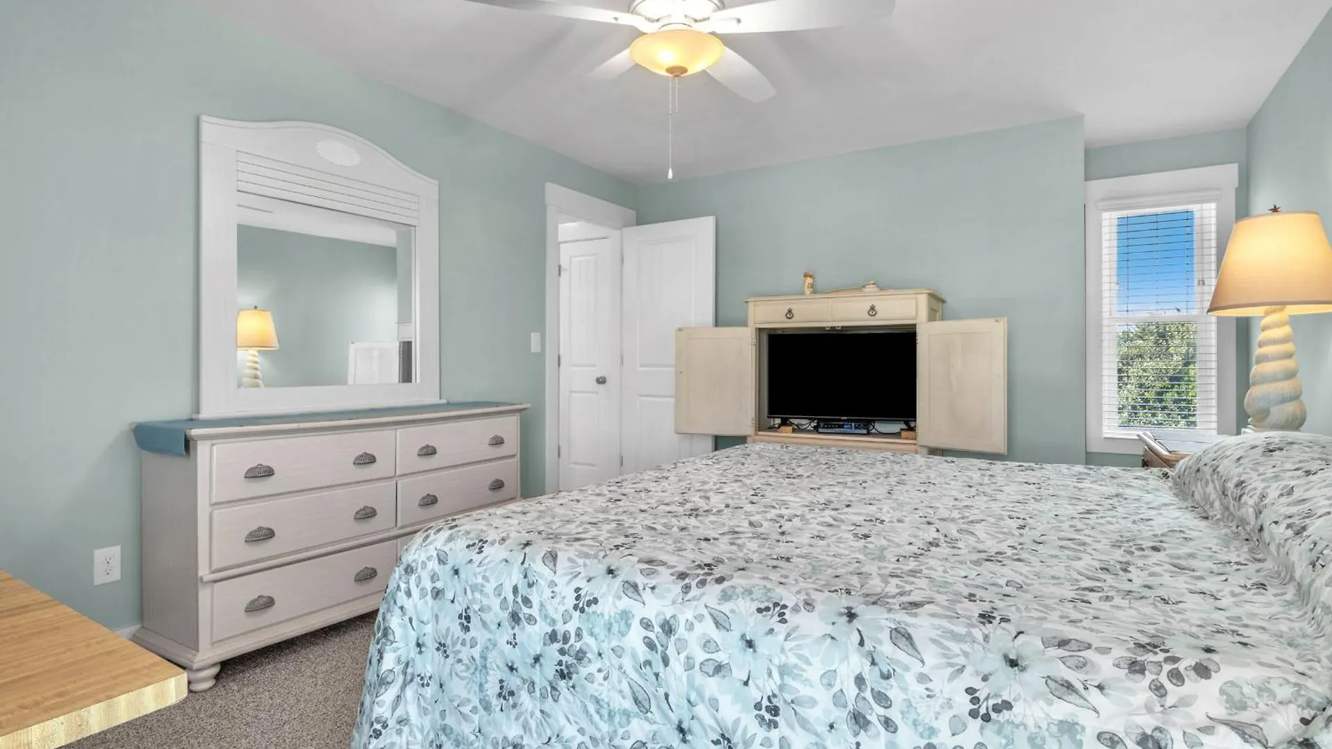 Spinnaker By Holiday home