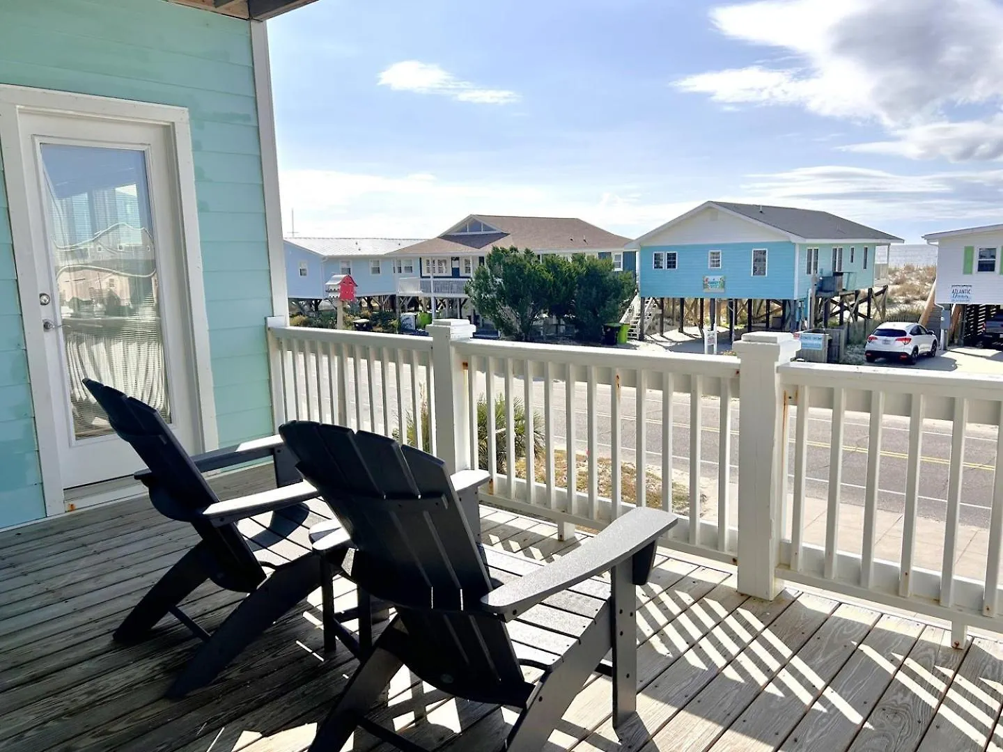 1 Coastal Escape * Oak Island