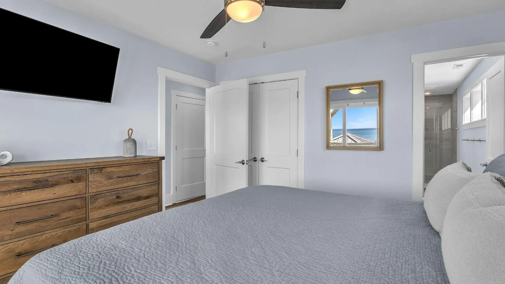 Holiday home Waves Of Joy Oak Island