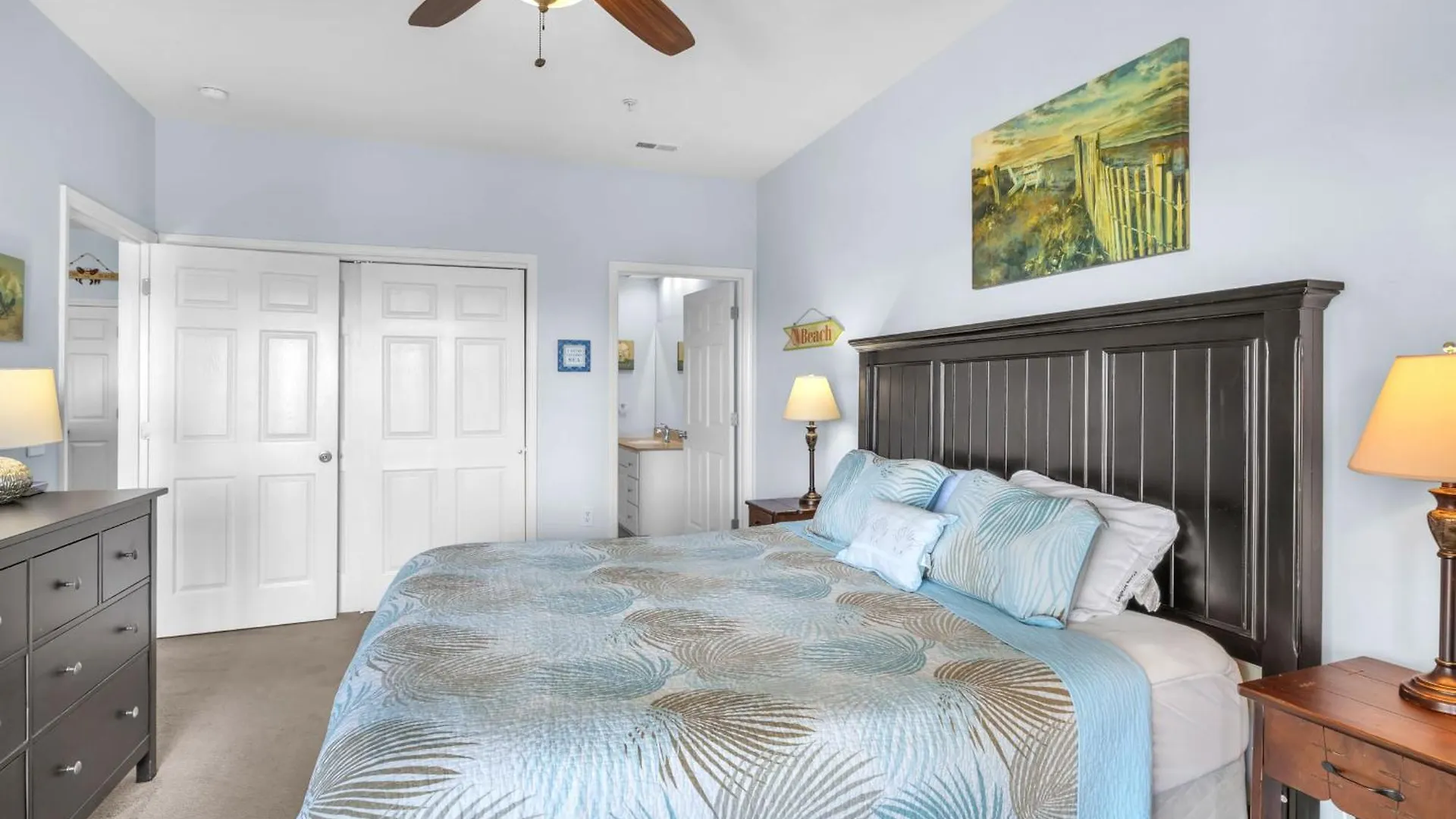 Whispering Waves Holiday home