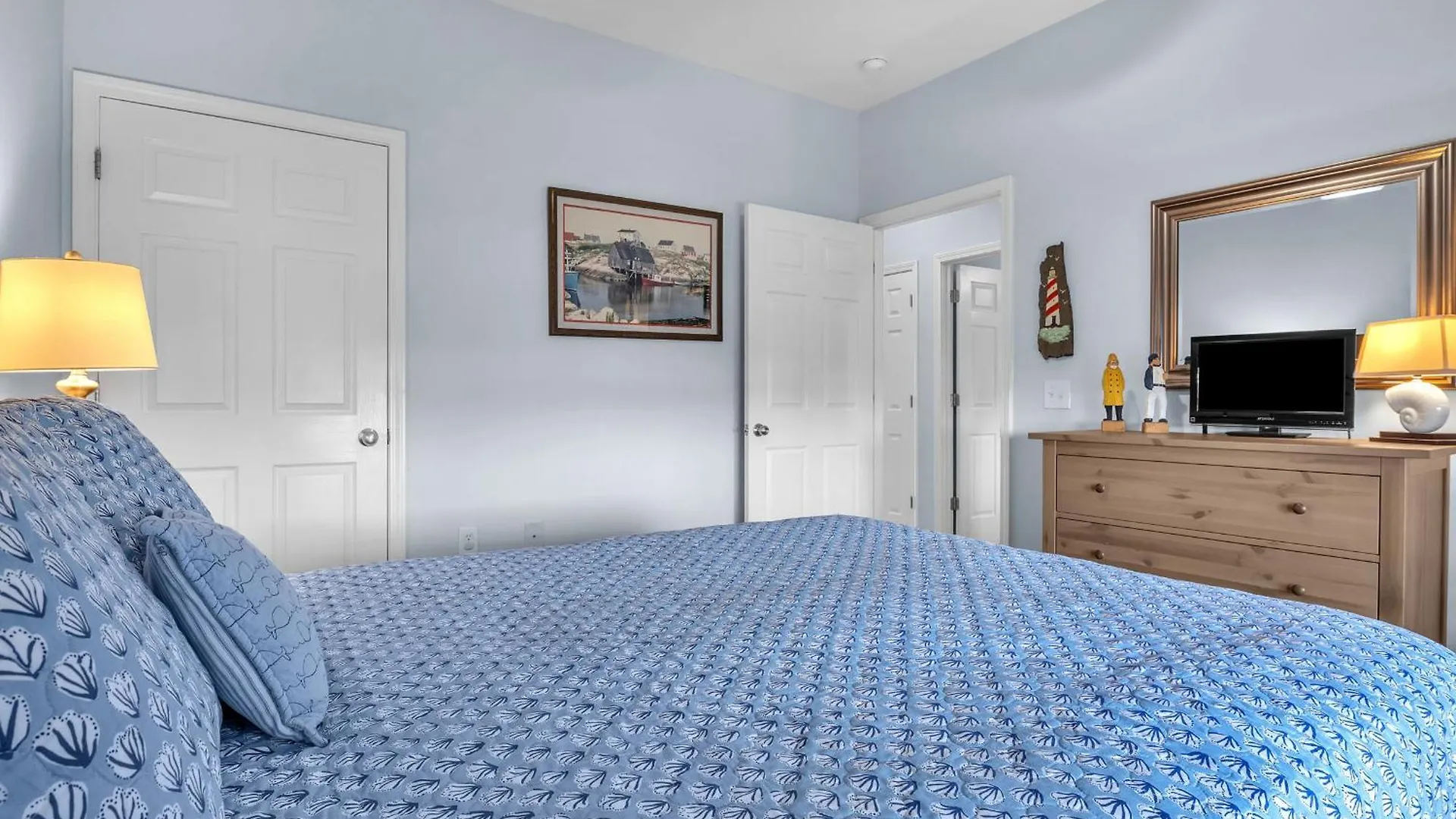 Whispering Waves Holiday home *