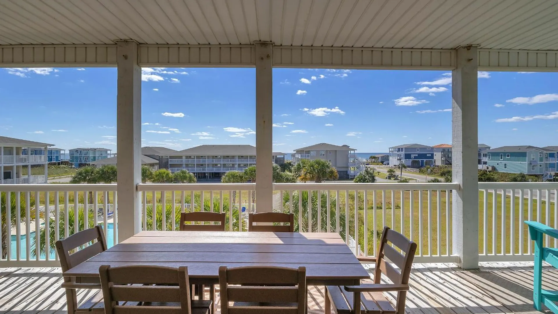 Whispering Waves Holiday home