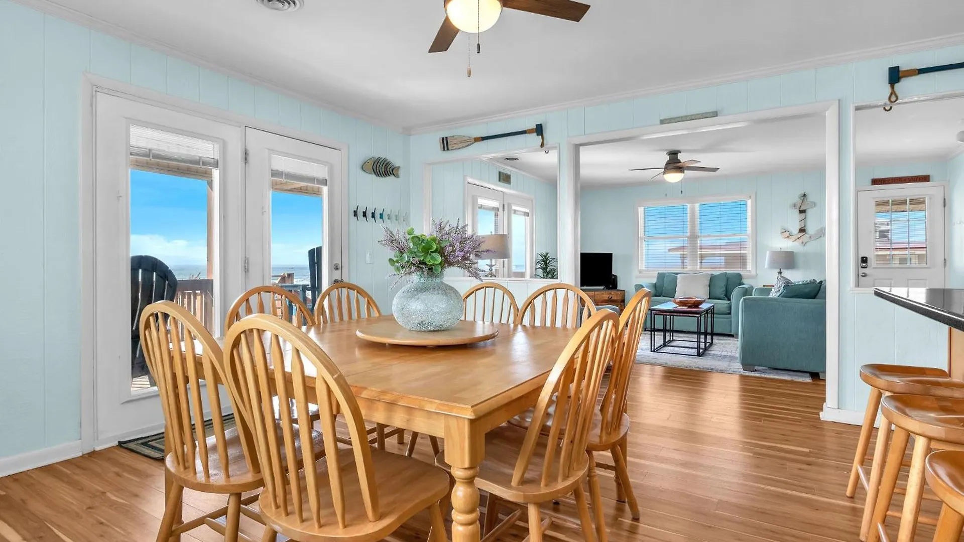 Amazing Oceanfront House - 4 Bedrooms - 2 Full Bathrooms - 1 Half Bath