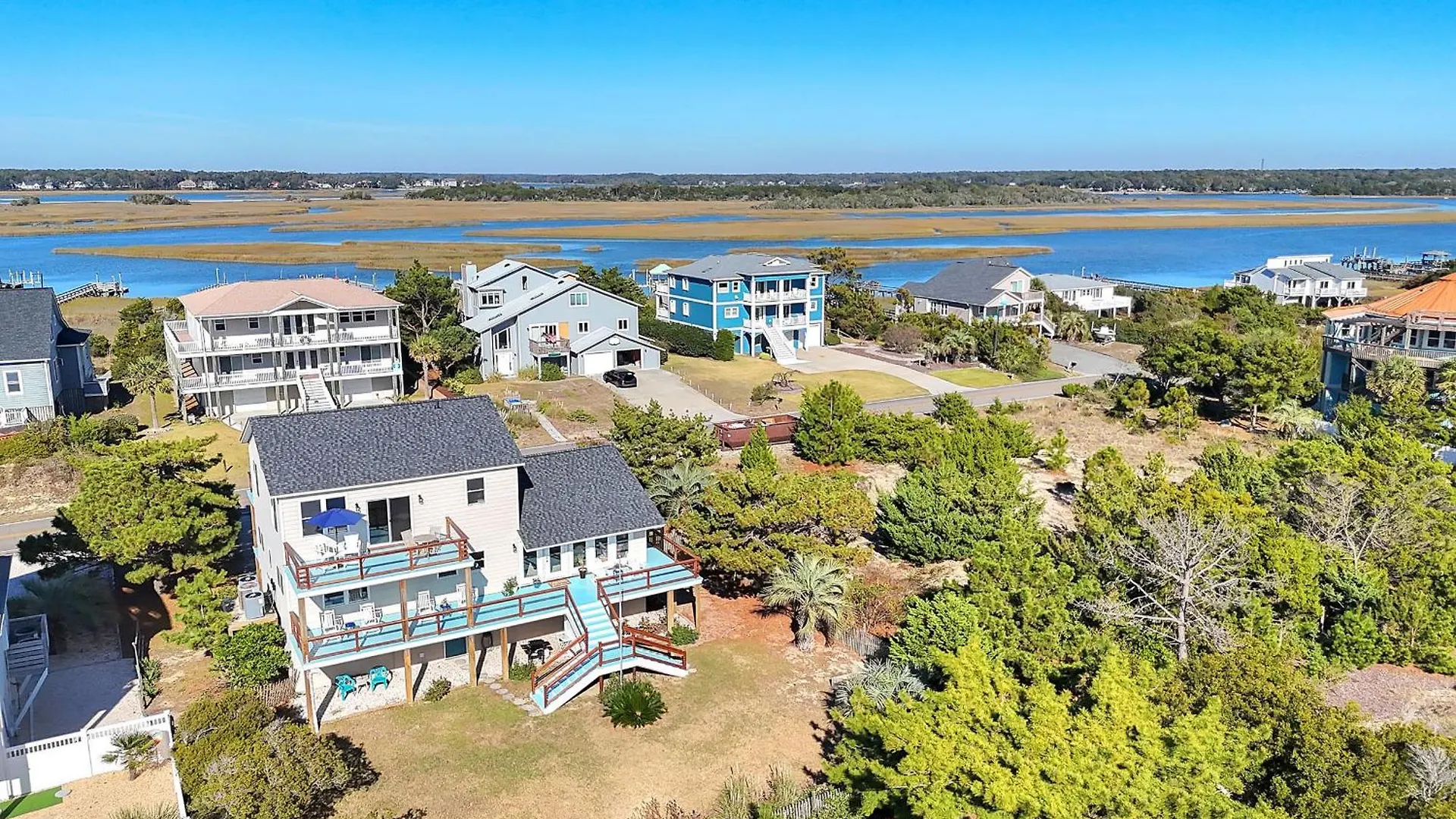 Daze Off Oak Island