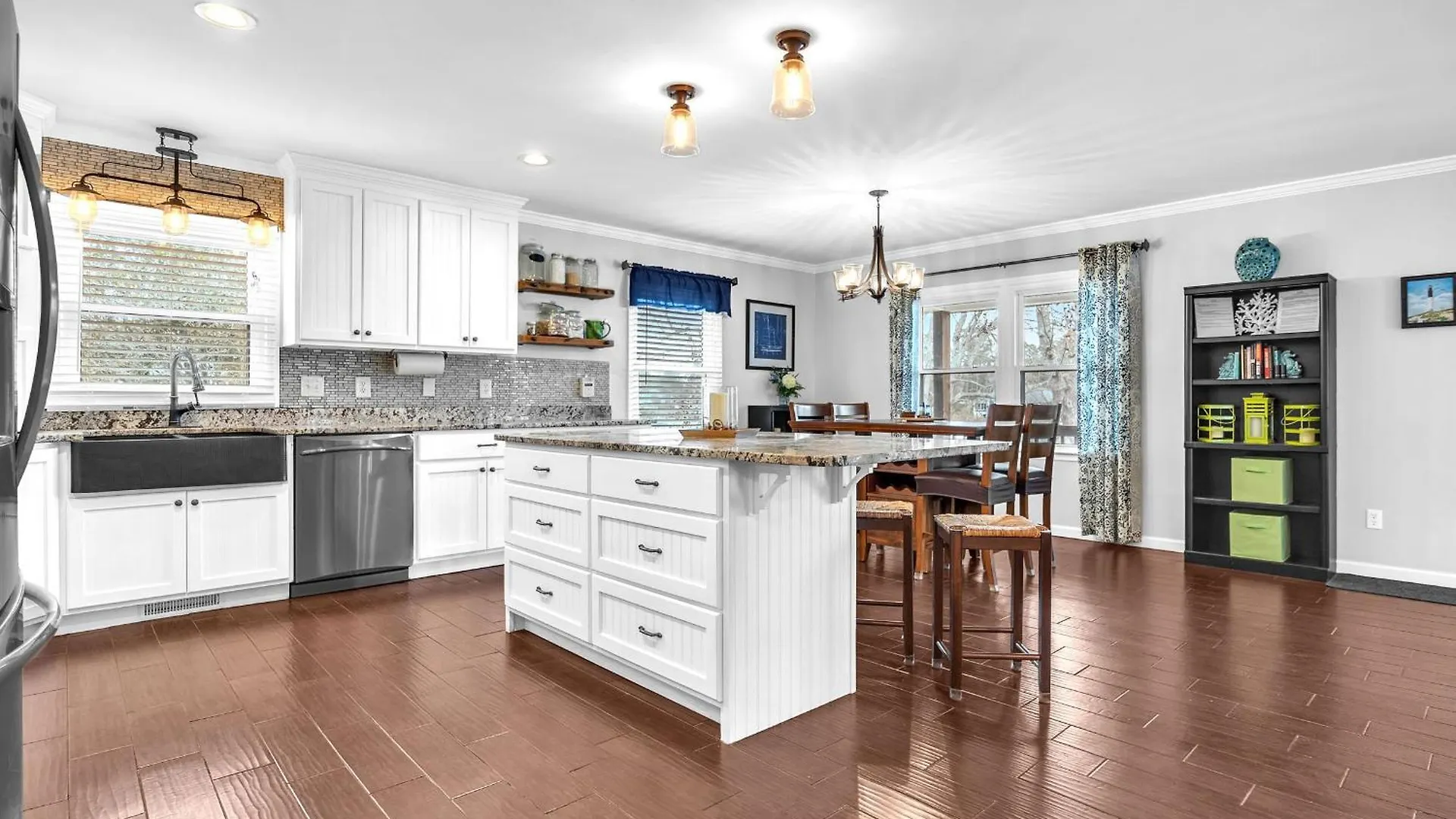 Blue Fish Shack By Holiday home Oak Island