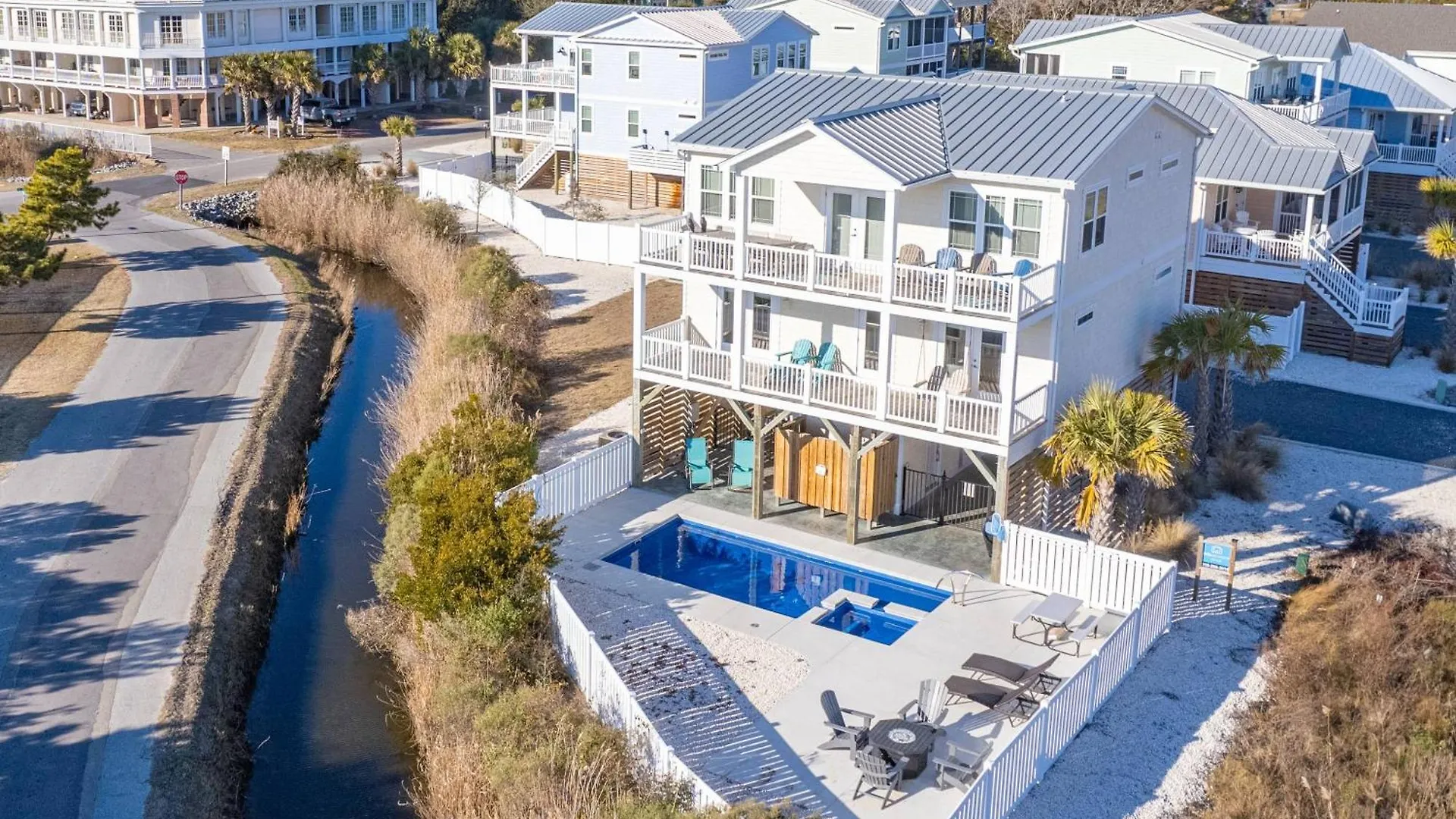 R&r By The Sea * Oak Island