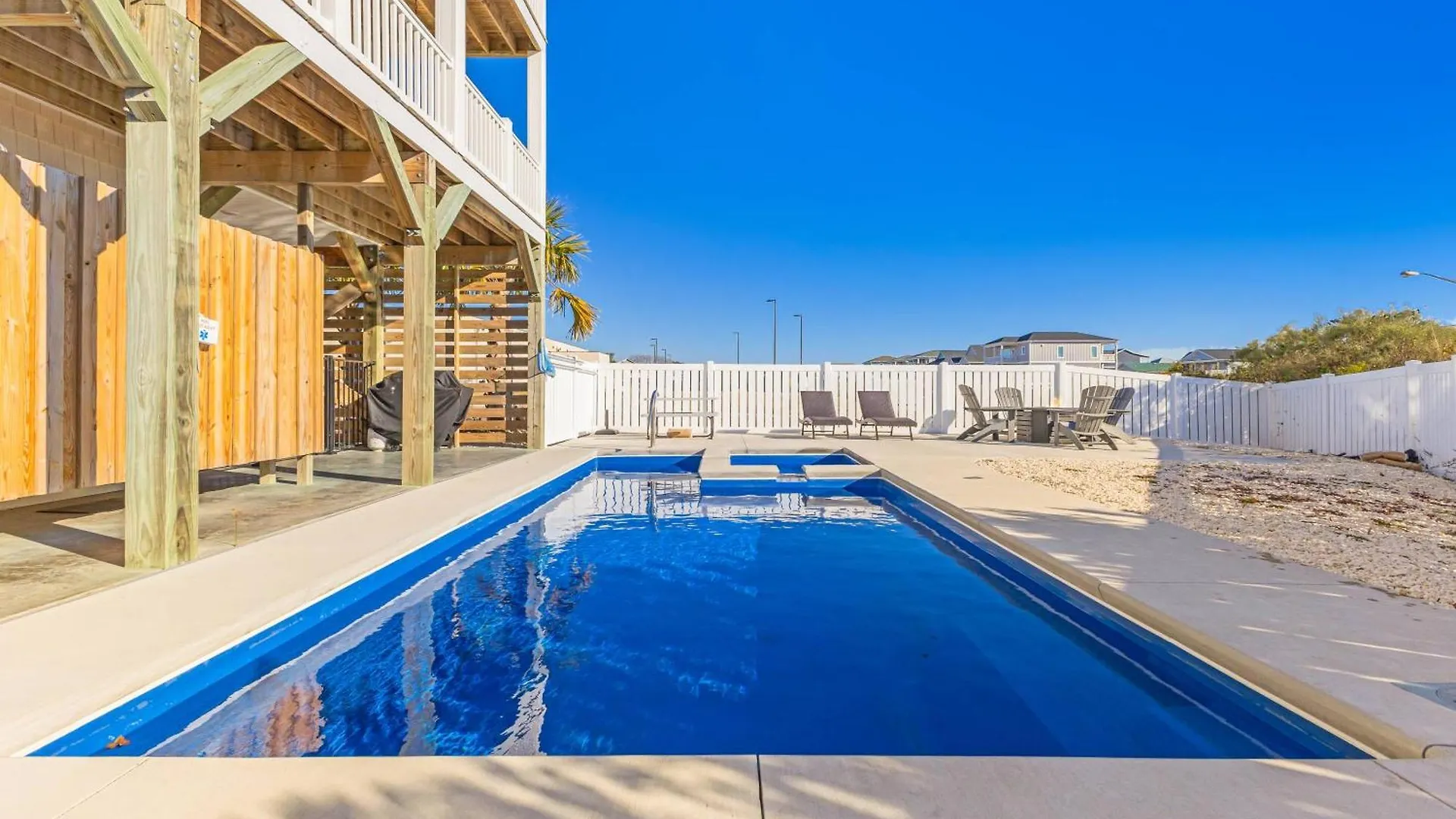 Holiday home R&r By The Sea Oak Island
