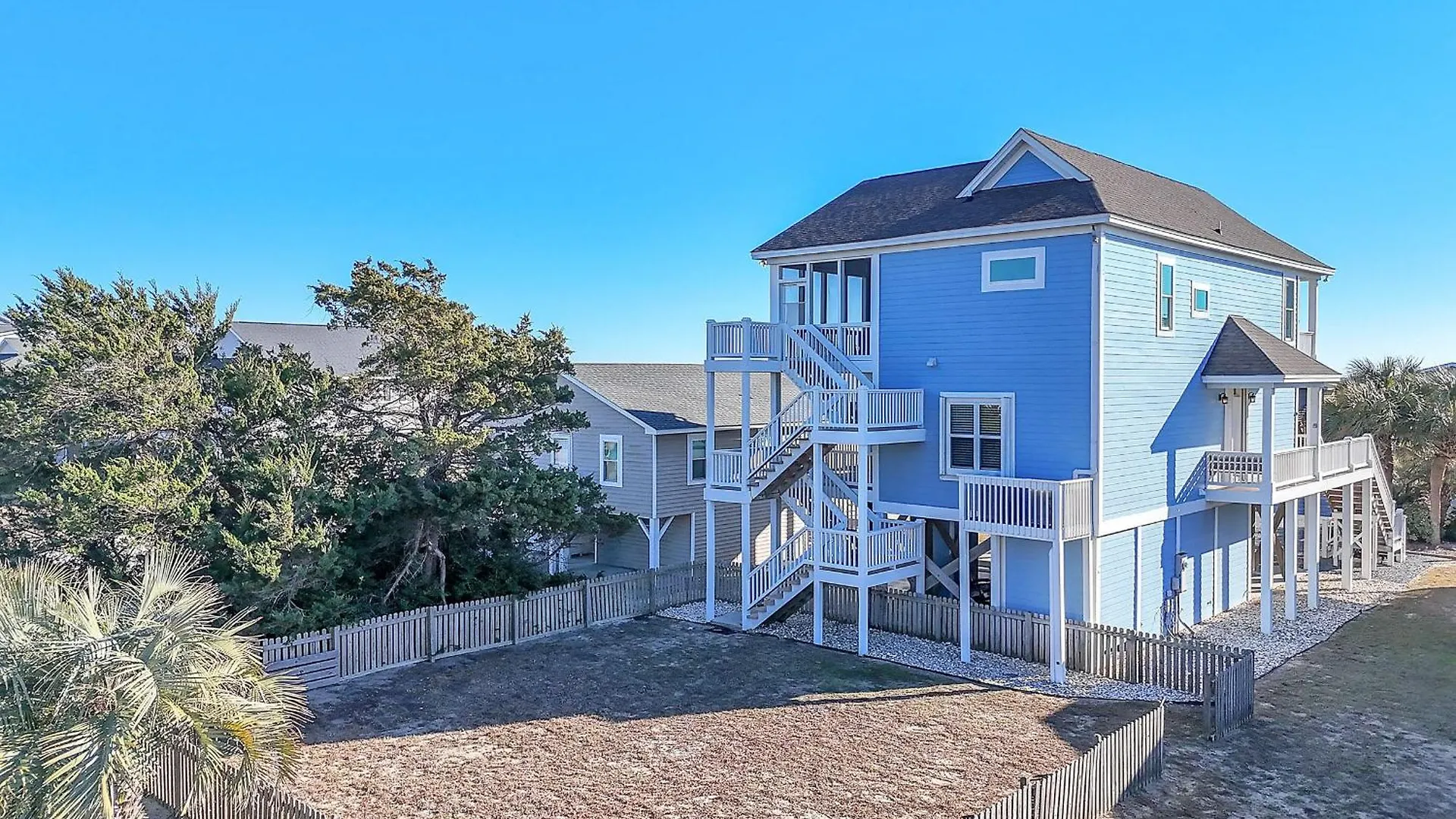 Latitude Adjustment By Holiday home Oak Island
