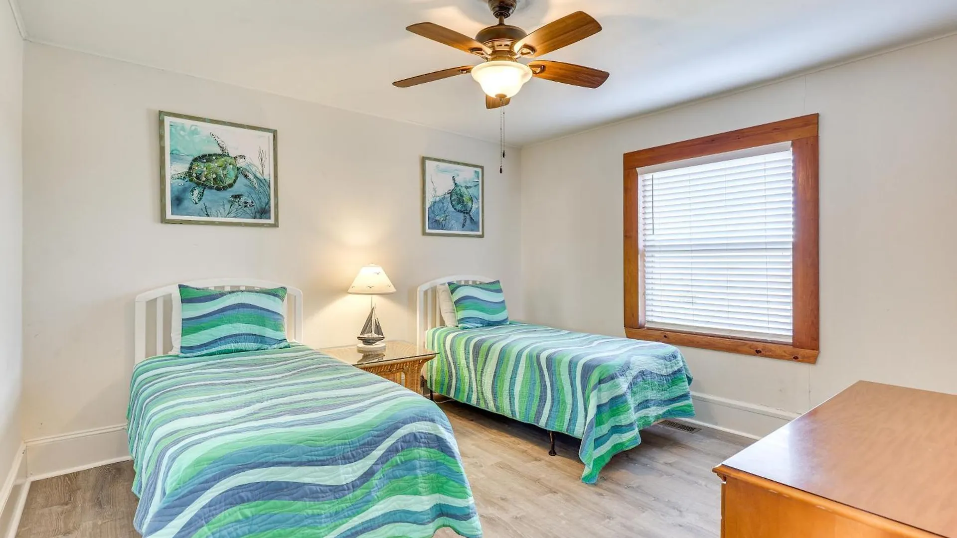 Beachfront 1 Mi To Lighthouse On Holiday home Oak Island