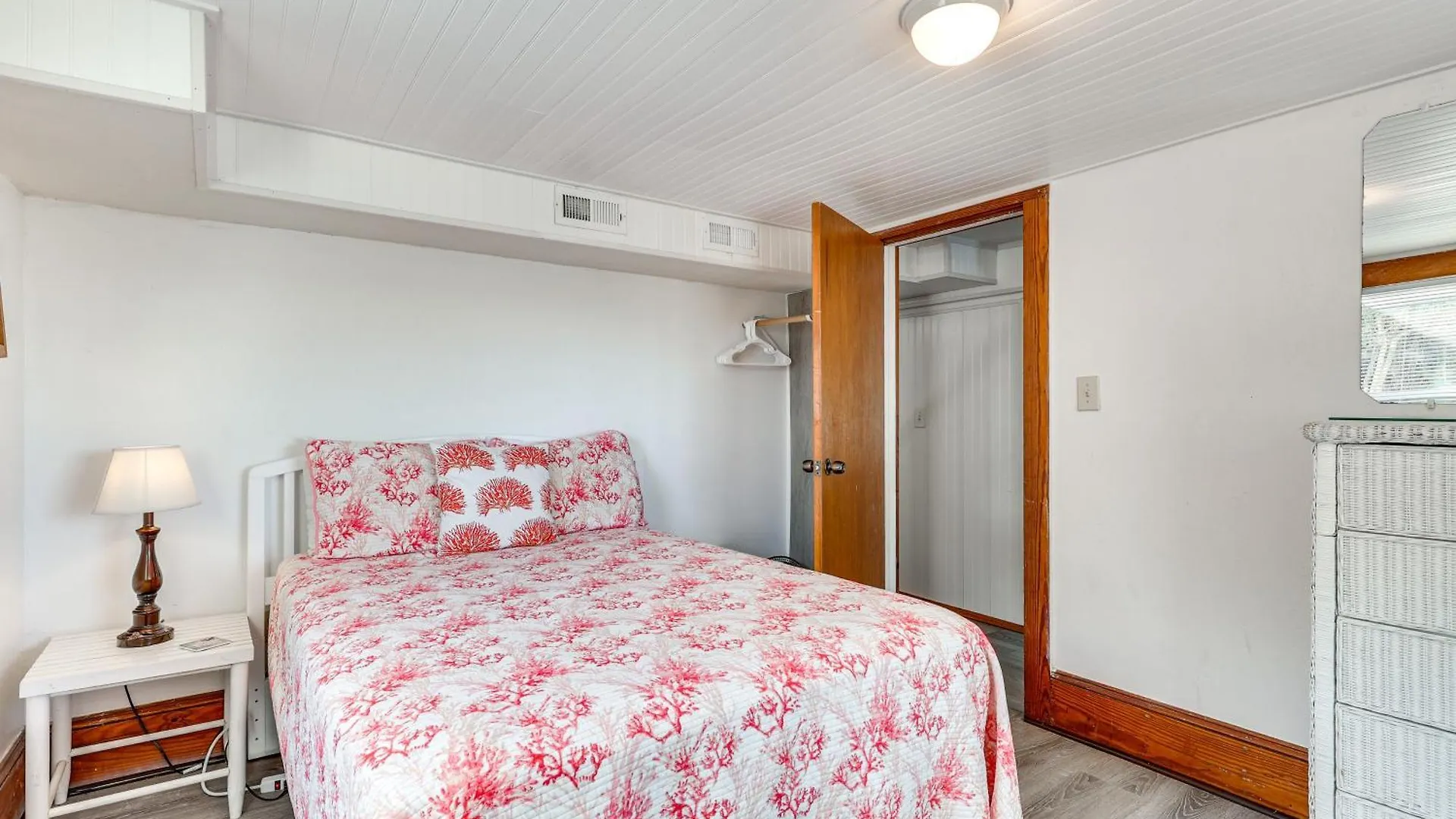Holiday home Beachfront 1 Mi To Lighthouse On Oak Island