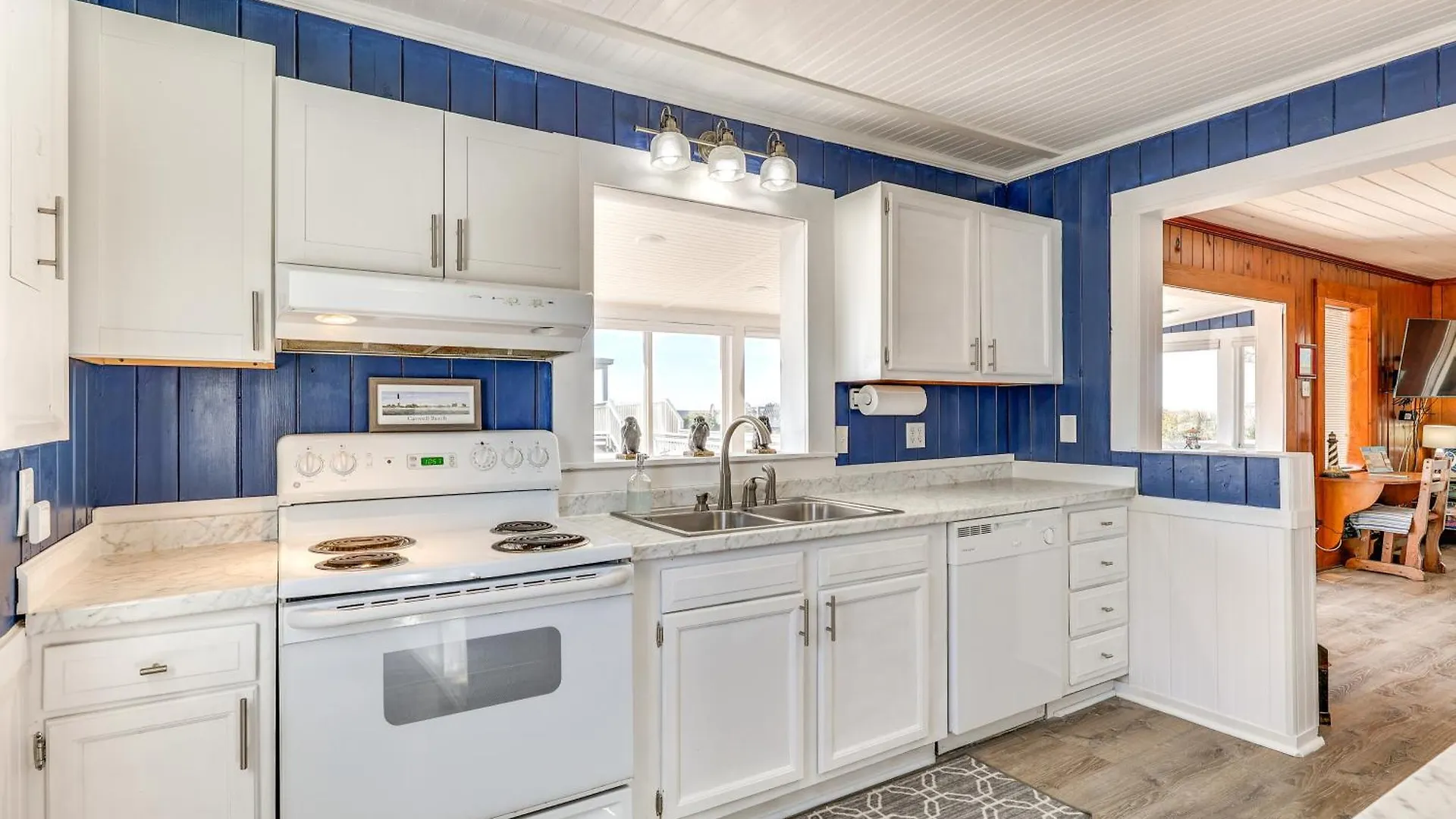 Beachfront 1 Mi To Lighthouse On Holiday home Oak Island
