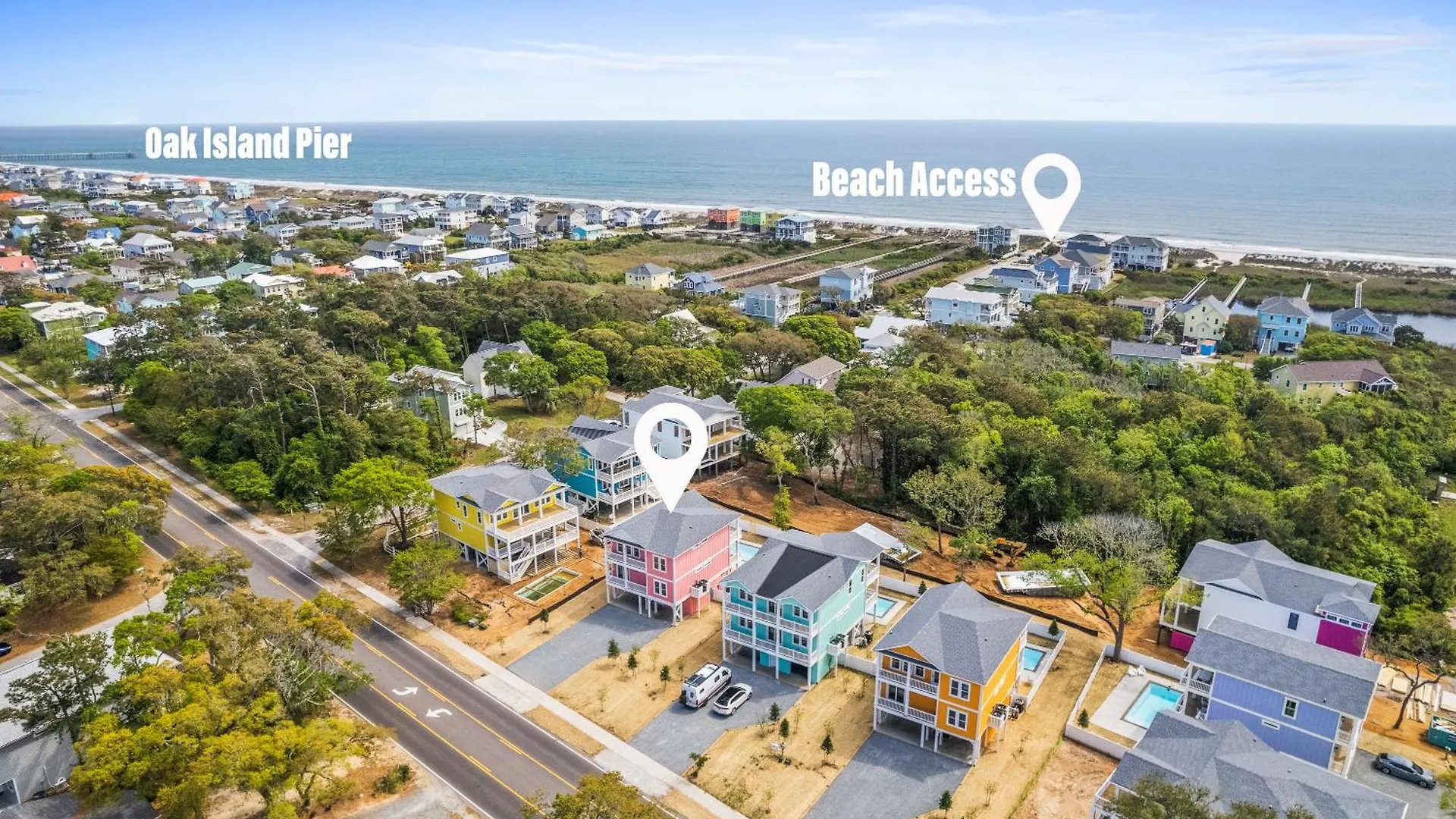 Holiday home New Guava Pineapple, 5 Beds 5 Baths, Oak Island, Private Heated Pool, Custom Home, Professionally Decorated *