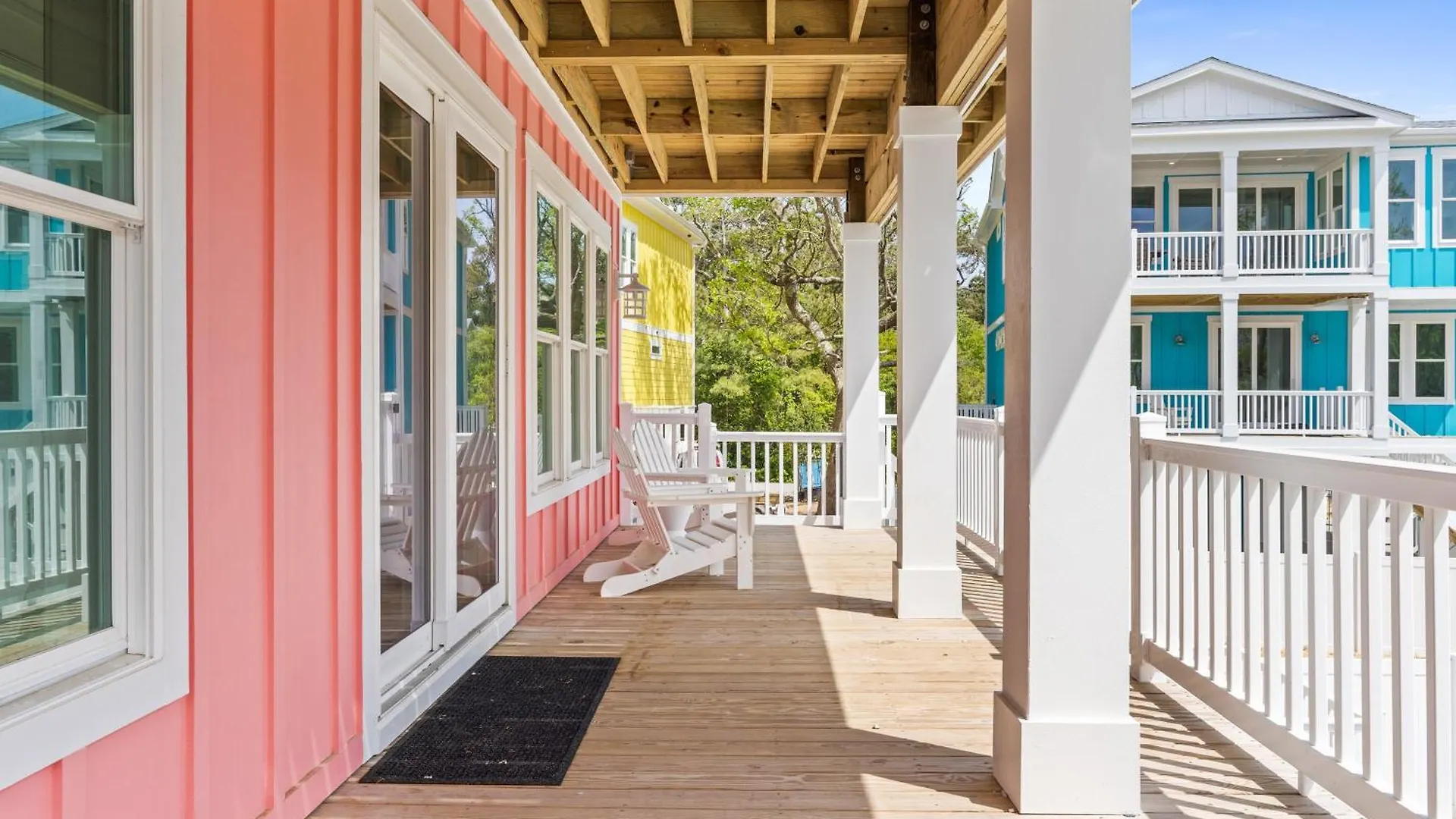 New Guava Pineapple, 5 Beds 5 Baths, Oak Island, Private Heated Pool, Custom Home, Professionally Decorated Oak Island